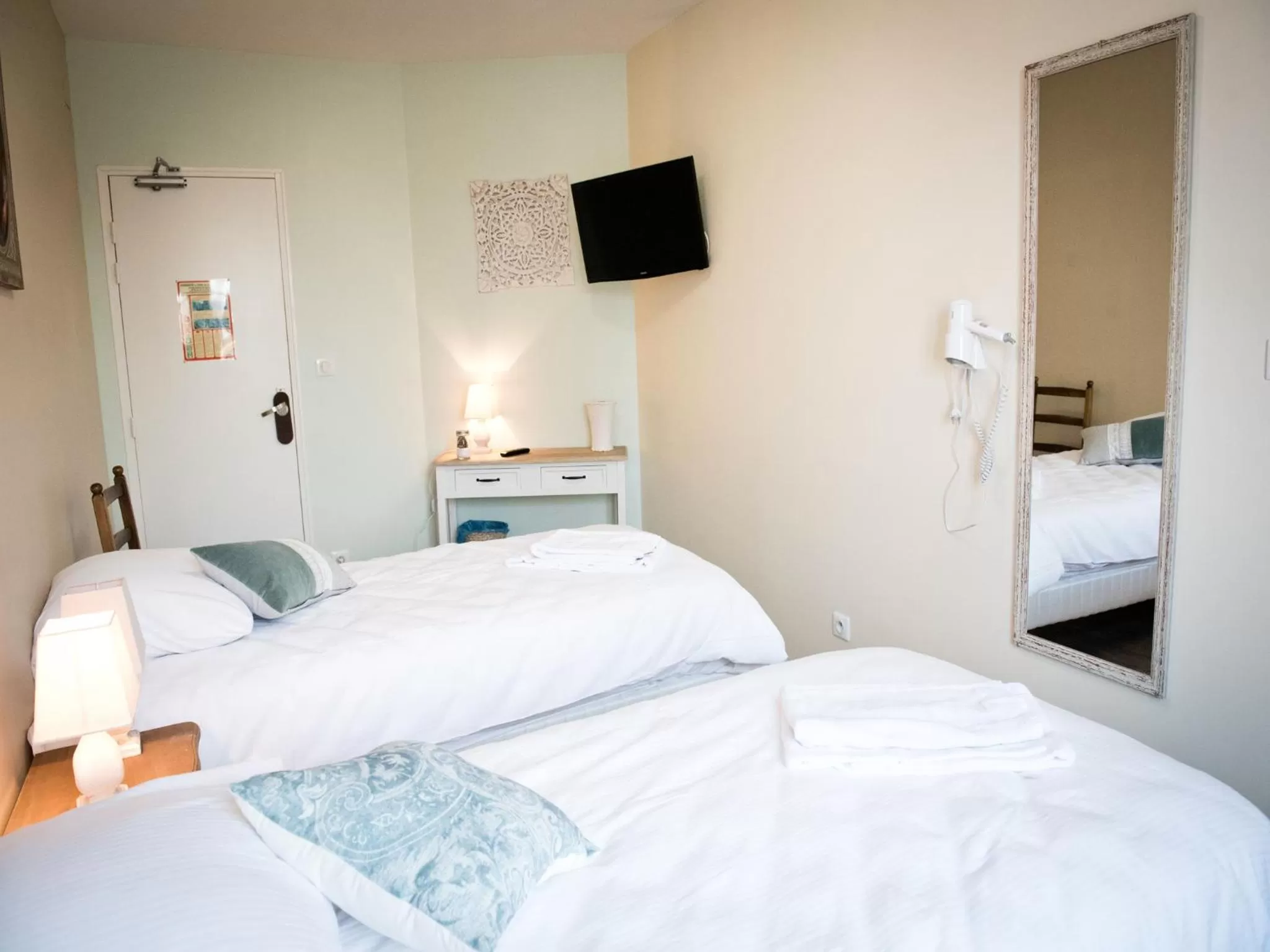 Double or Twin Room - single occupancy in Logis Hotel Restaurant Le Relais Fleuri