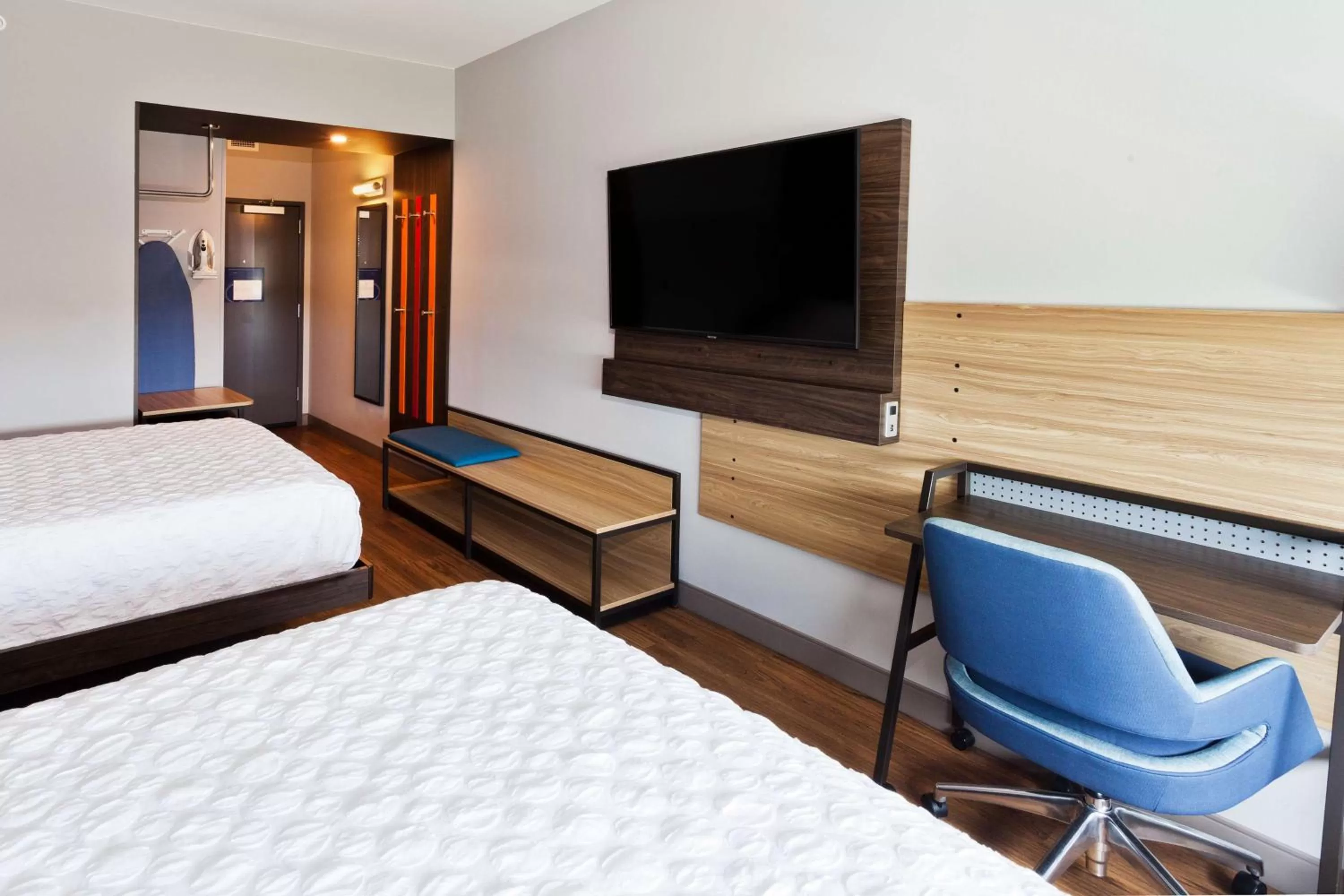 Queen Room with Two Queen Beds - Mobility Access in Tru By Hilton Prattville