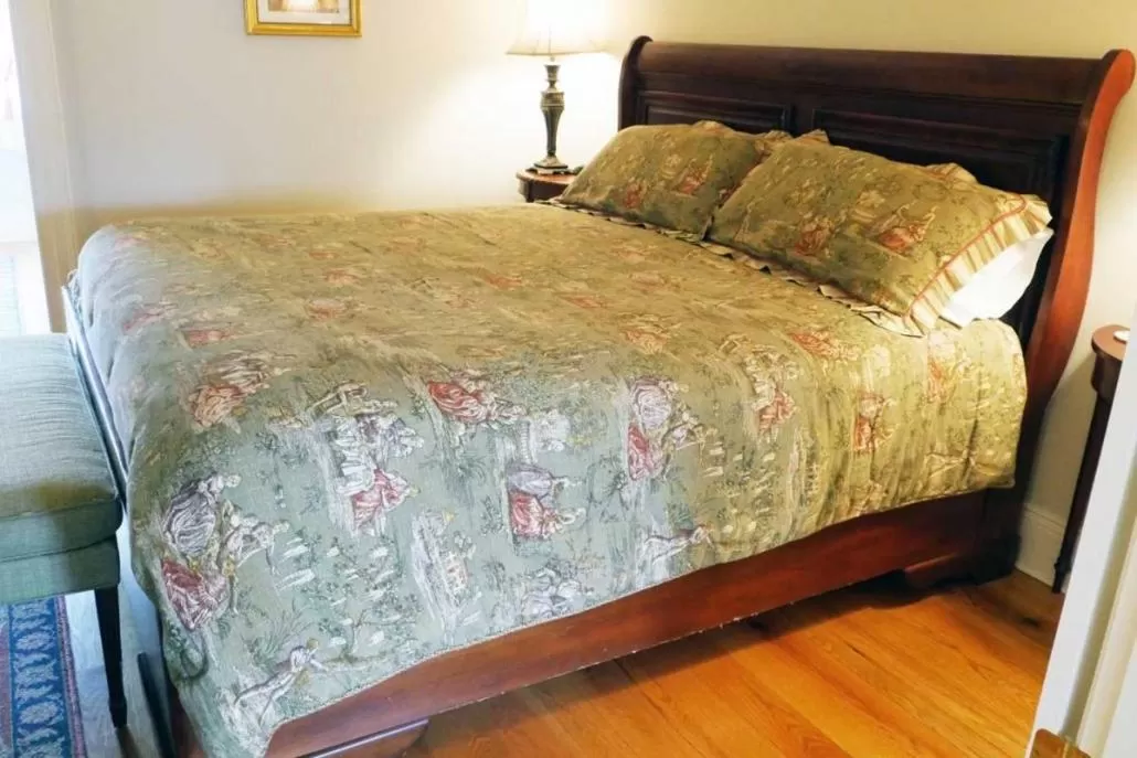 King Suite - 2 in Compass Rose Inn