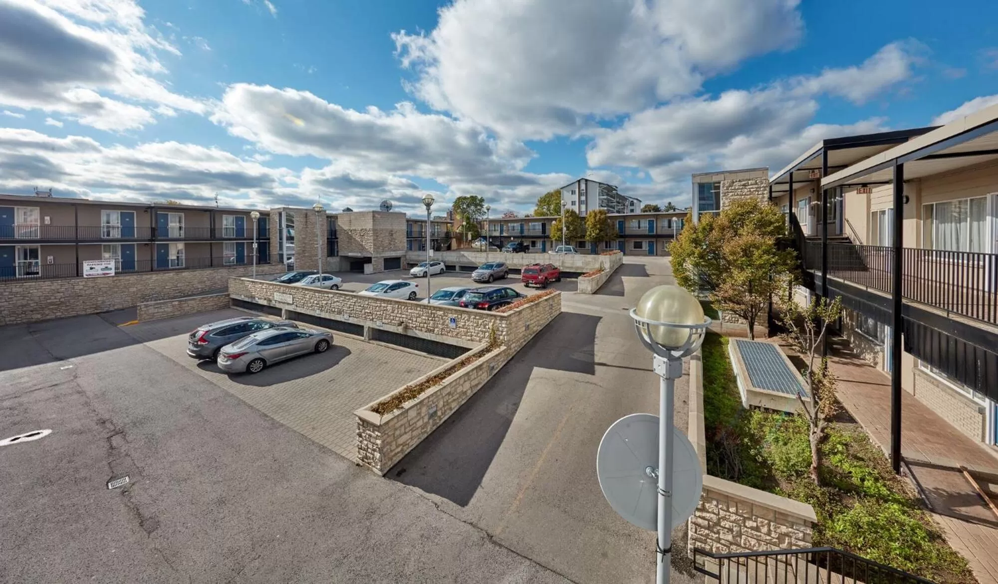 Motel Room King Jacuzzi Suite - Exterior Entrance in The Falls Hotel & Inn