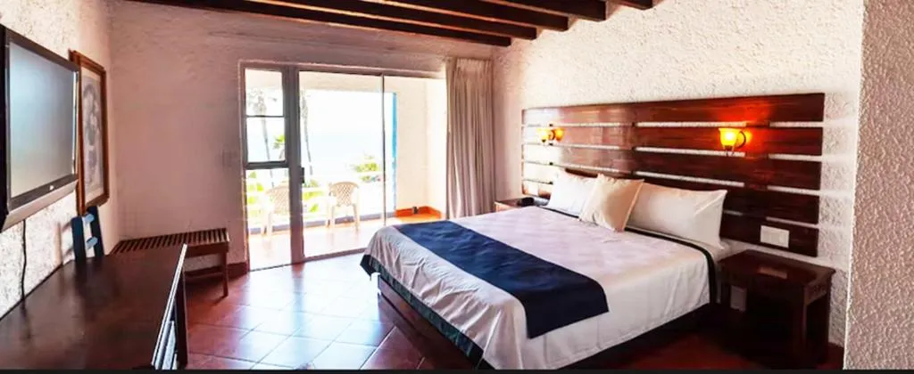 Standard Room with Sea View in Las Rocas Resort & Spa