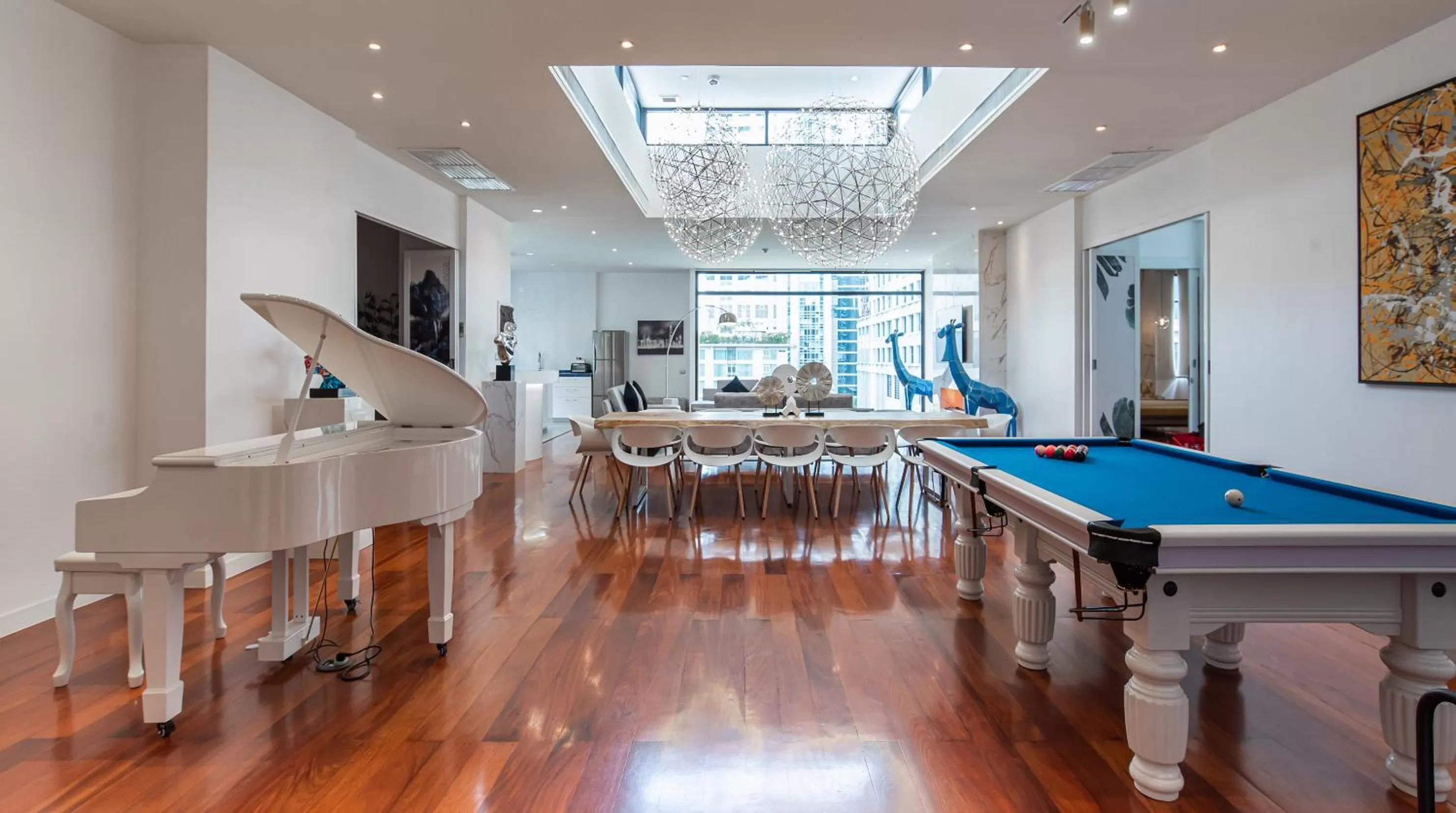  Ambassador Six Bedroom Suite in Benviar Tonson Residence