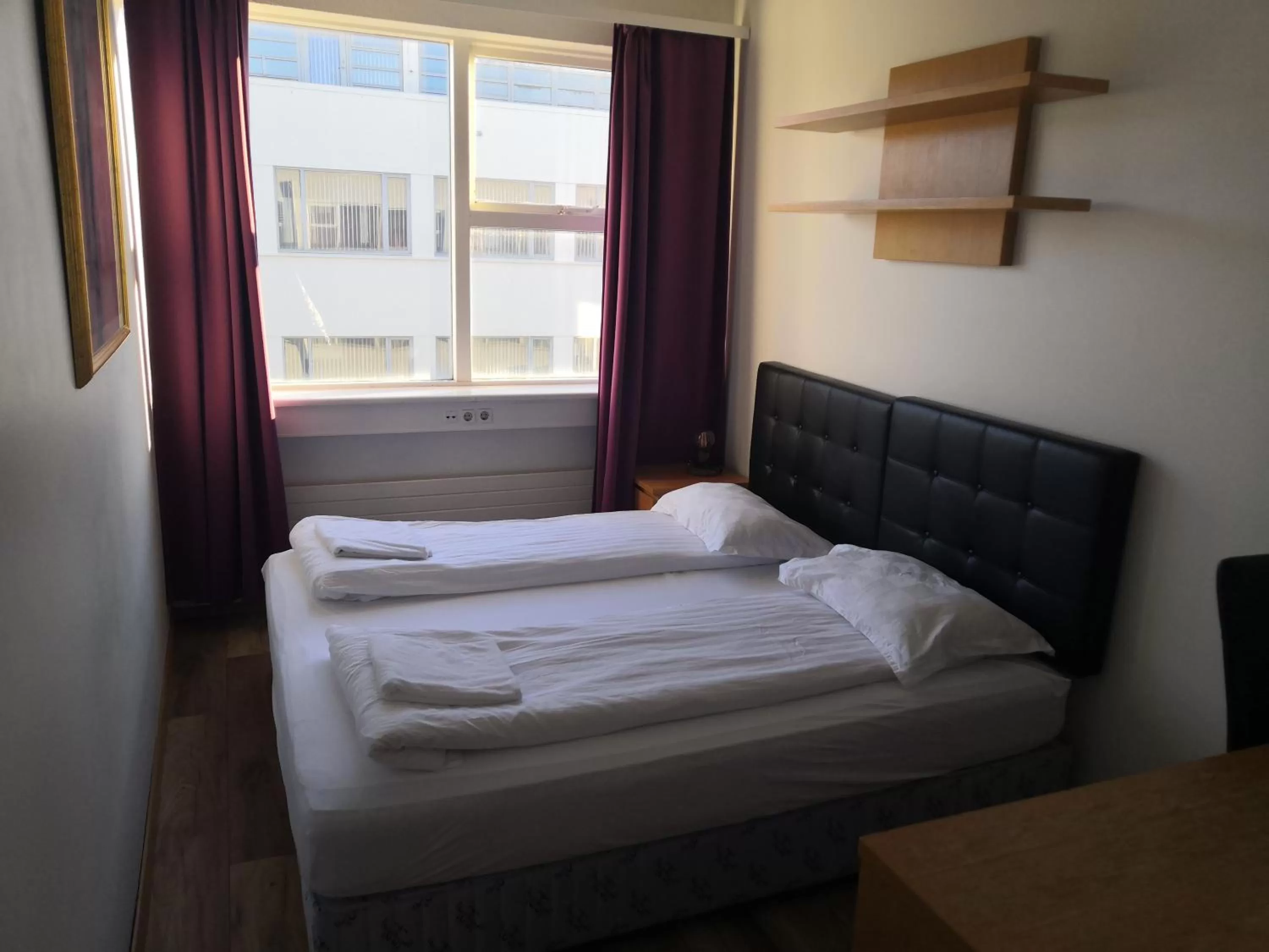 Double Room with Private Bathroom in 101 Guesthouse Hotel