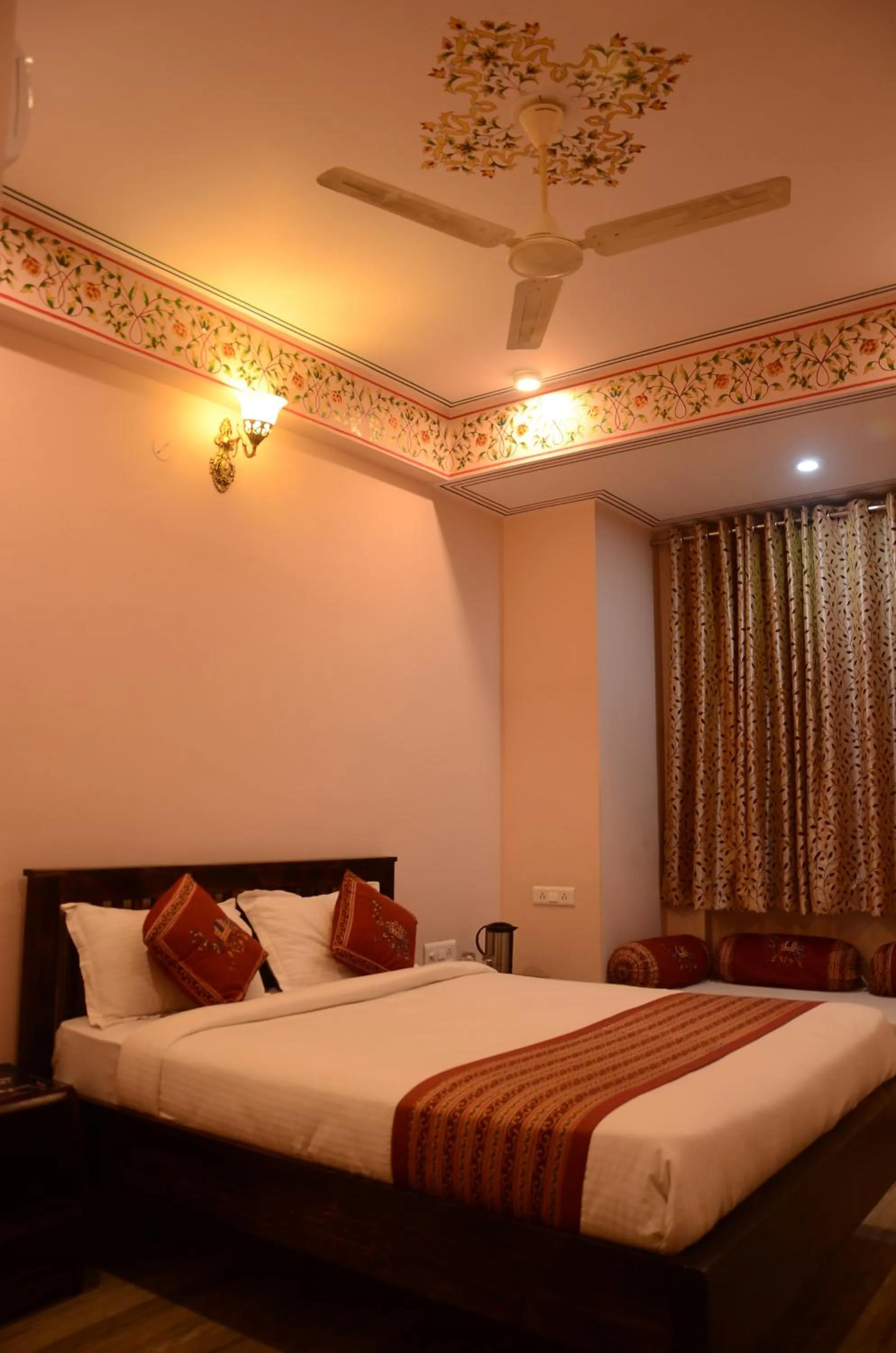 Deluxe Double Room in Hotel Laxmi Niwas - A Heritage Retreat