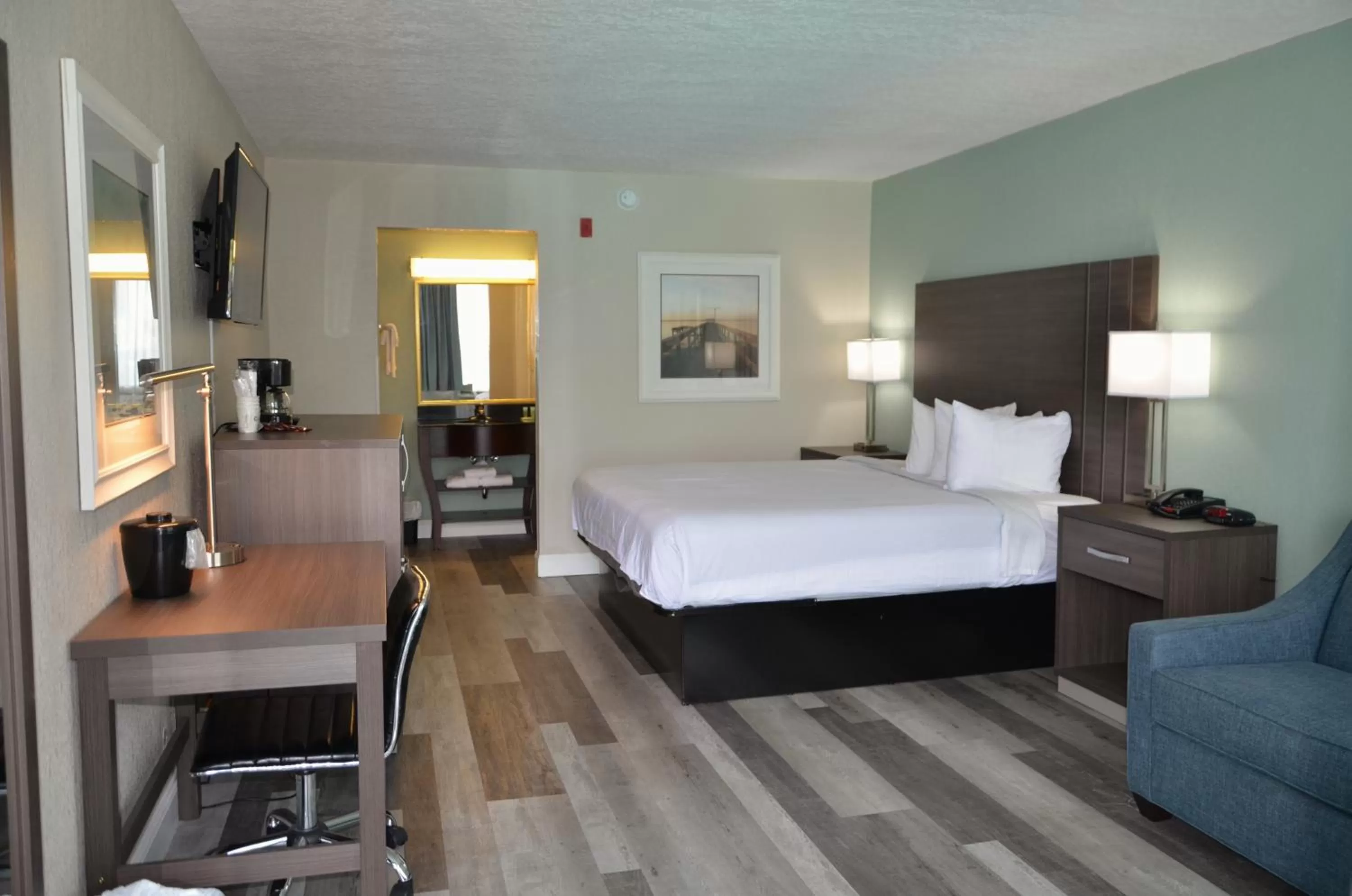 Renovated Pool View King in Opal Hotel & Suites