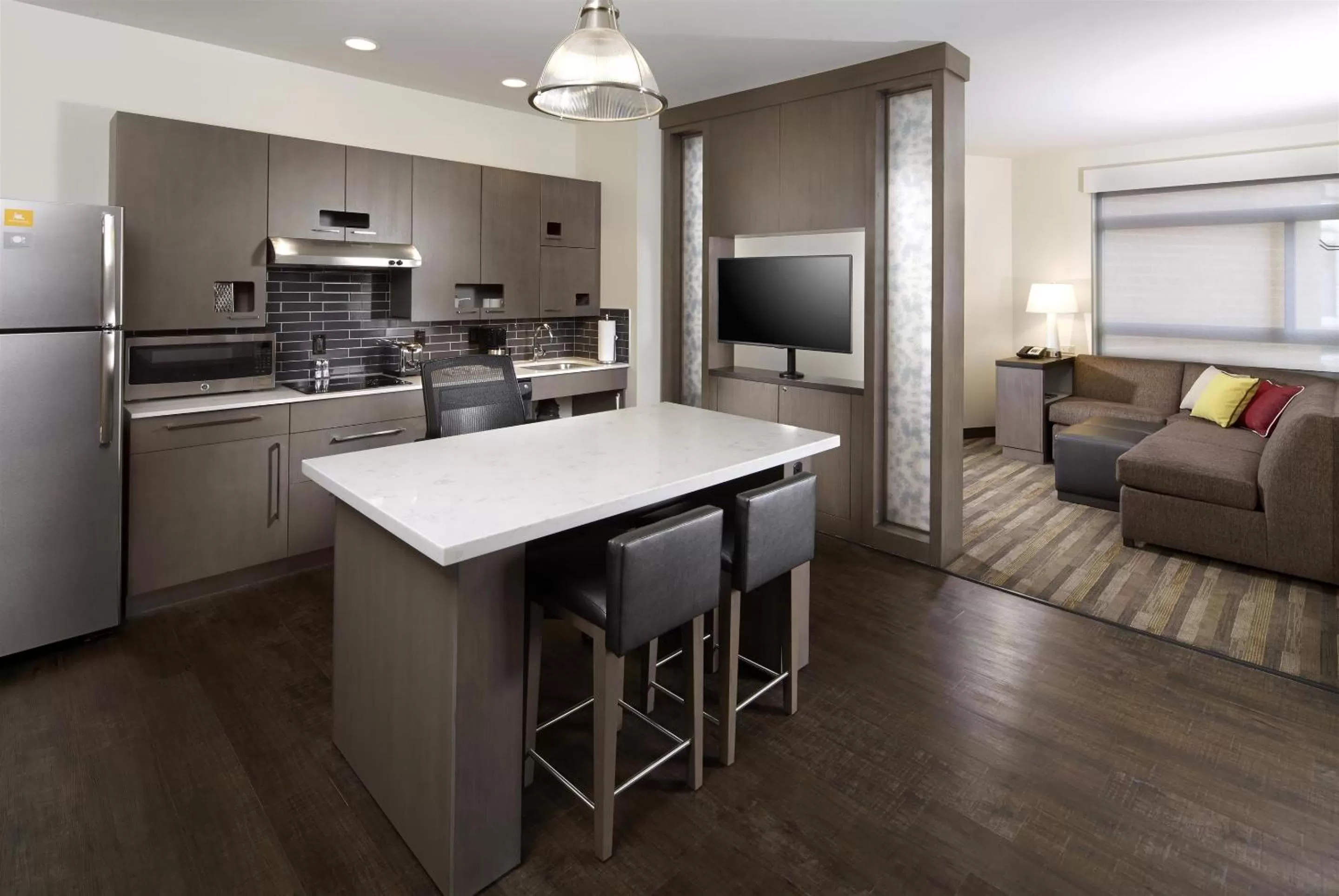 One-Bedroom King Suite with Kitchen and Sofa Bed in Hyatt House Pittsburgh Bloomfield Shadyside