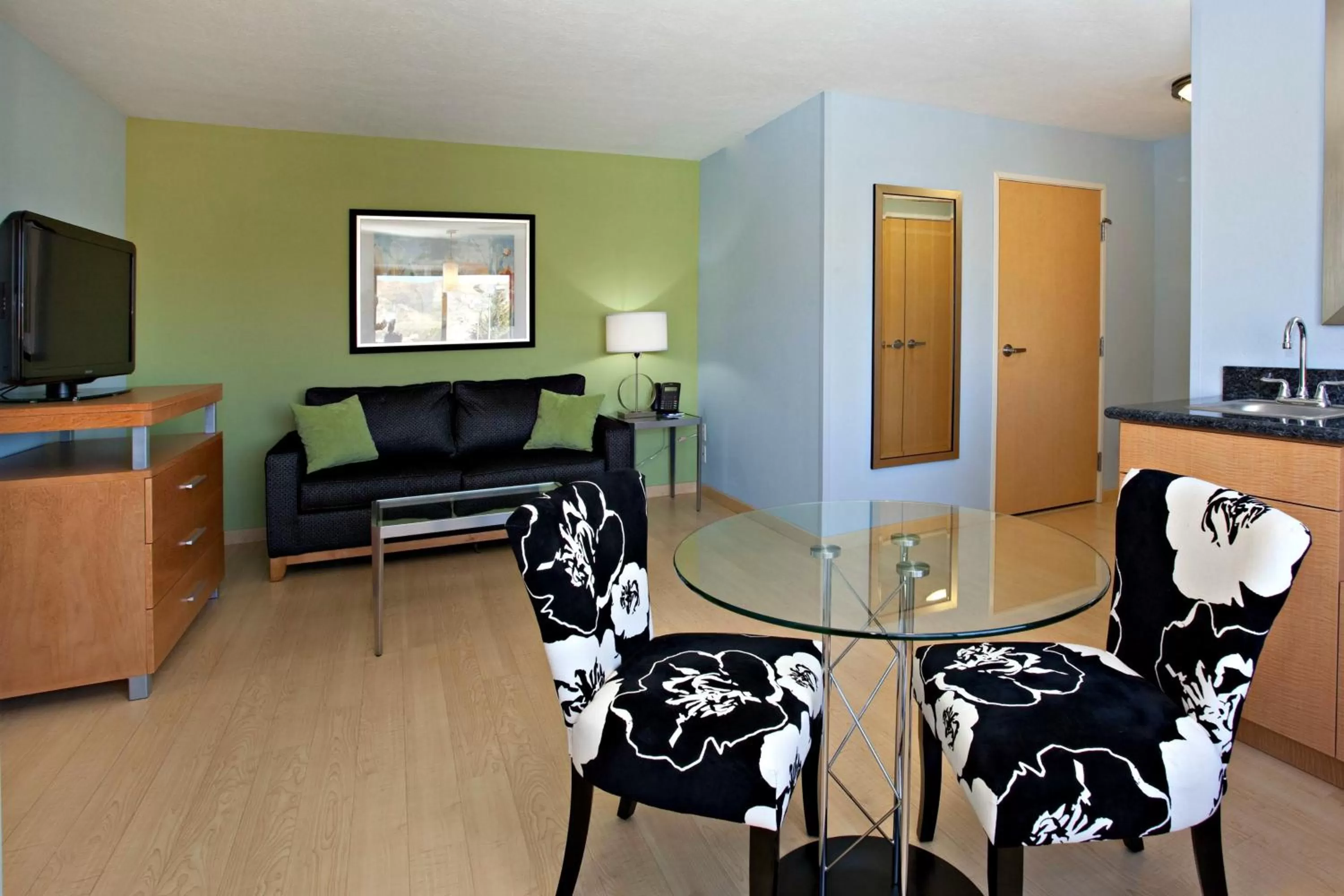 One-Bedroom King Suite in Holiday Inn Express Hotel & Suites Rock Springs Green River by IHG