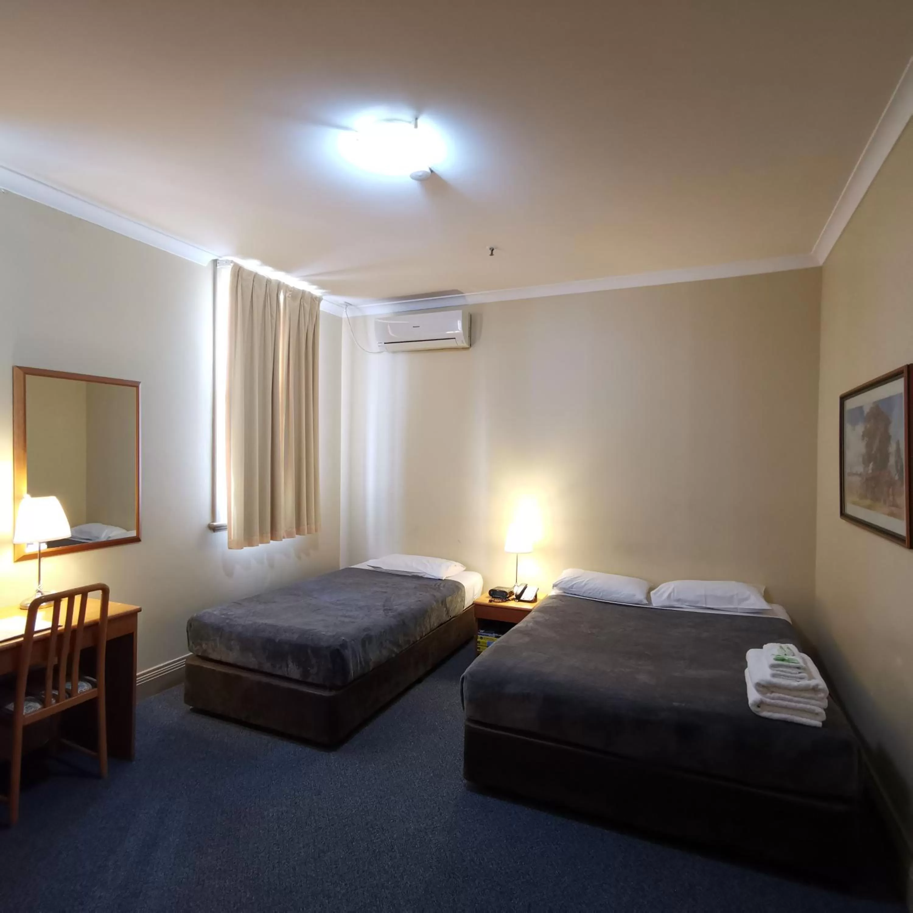 Standard Triple Room in Criterion Hotel Perth