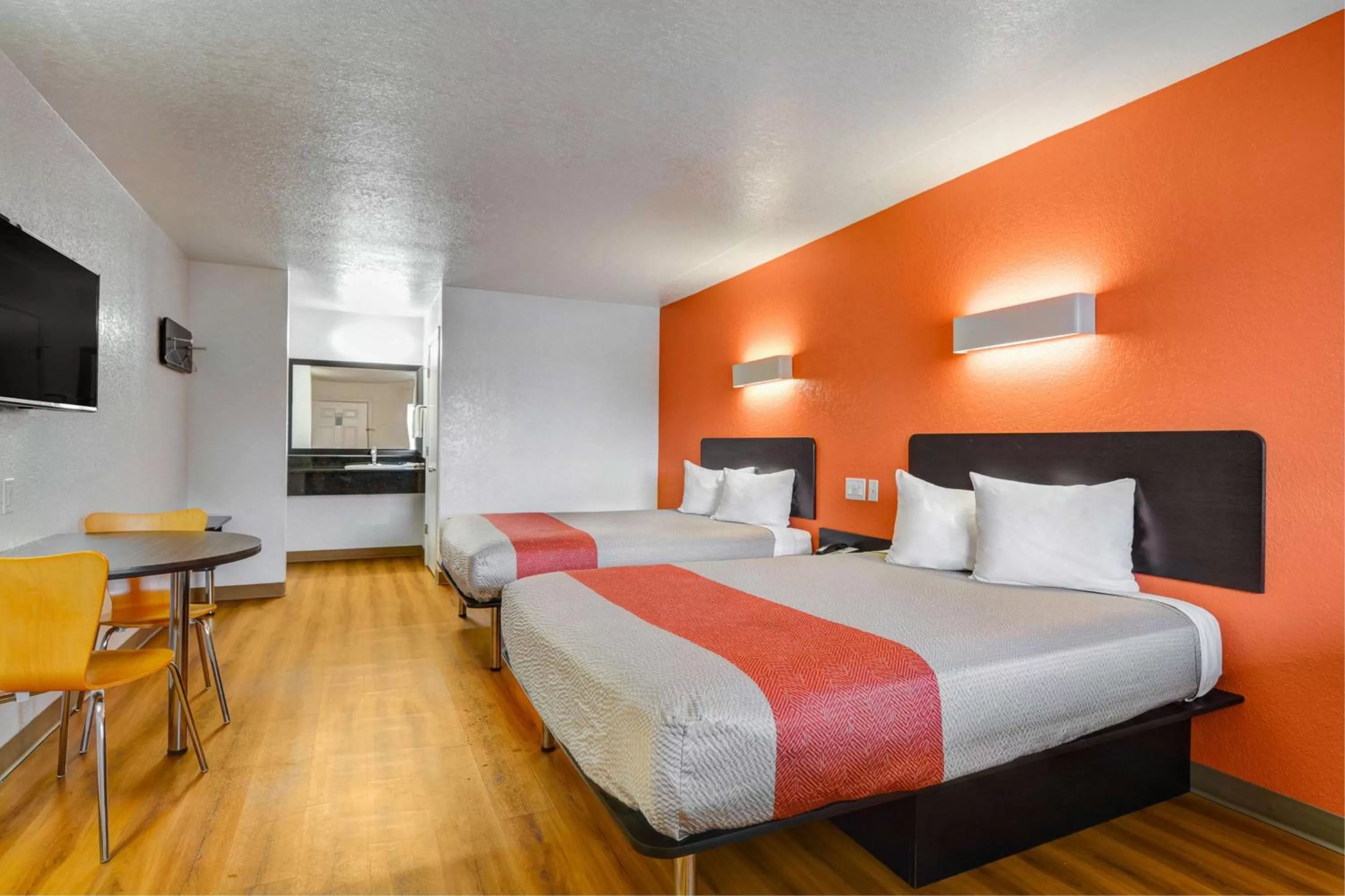 Queen Room with Two Queen Beds - Non-Smoking in Motel 6-Moultrie, GA