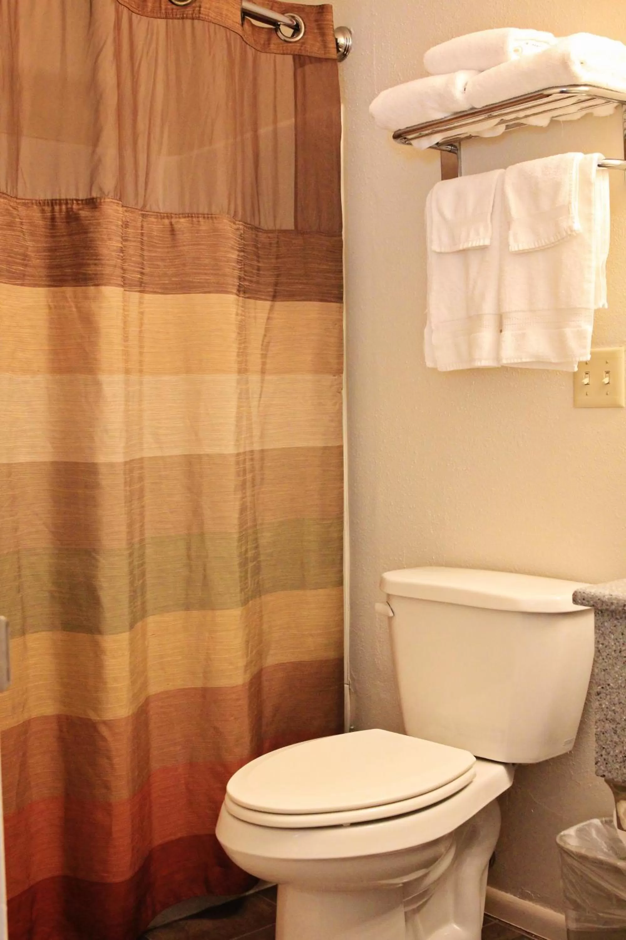 King Room in Bowen Motel