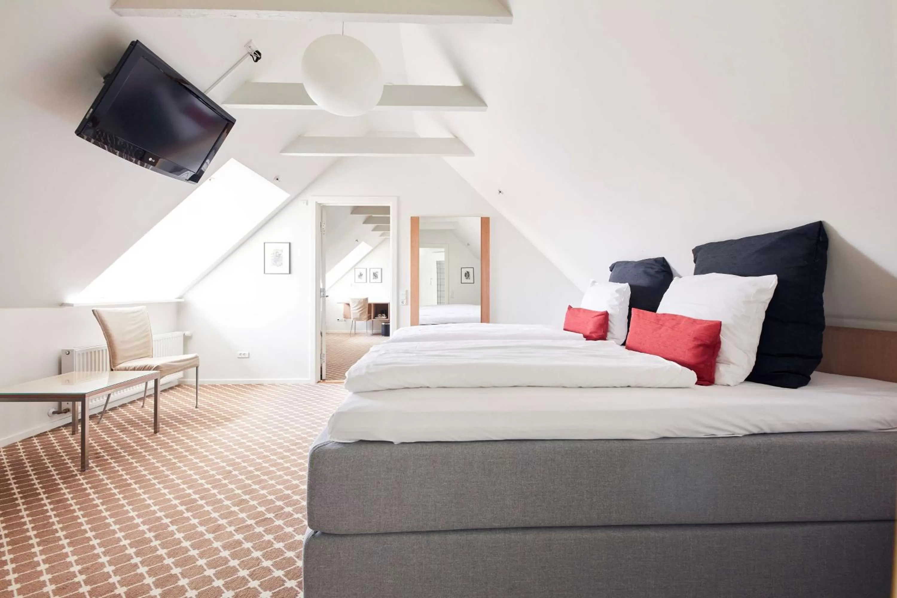 King Suite with Jacuzzi  in Best Western ToRVEhallerne