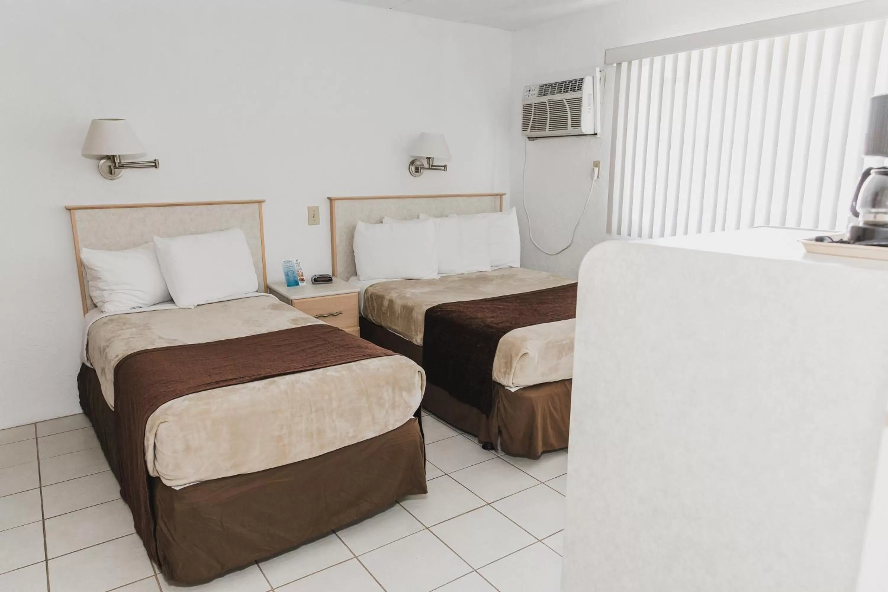 Budget Double Room in Heart of Wildwood Boardwalk Motel