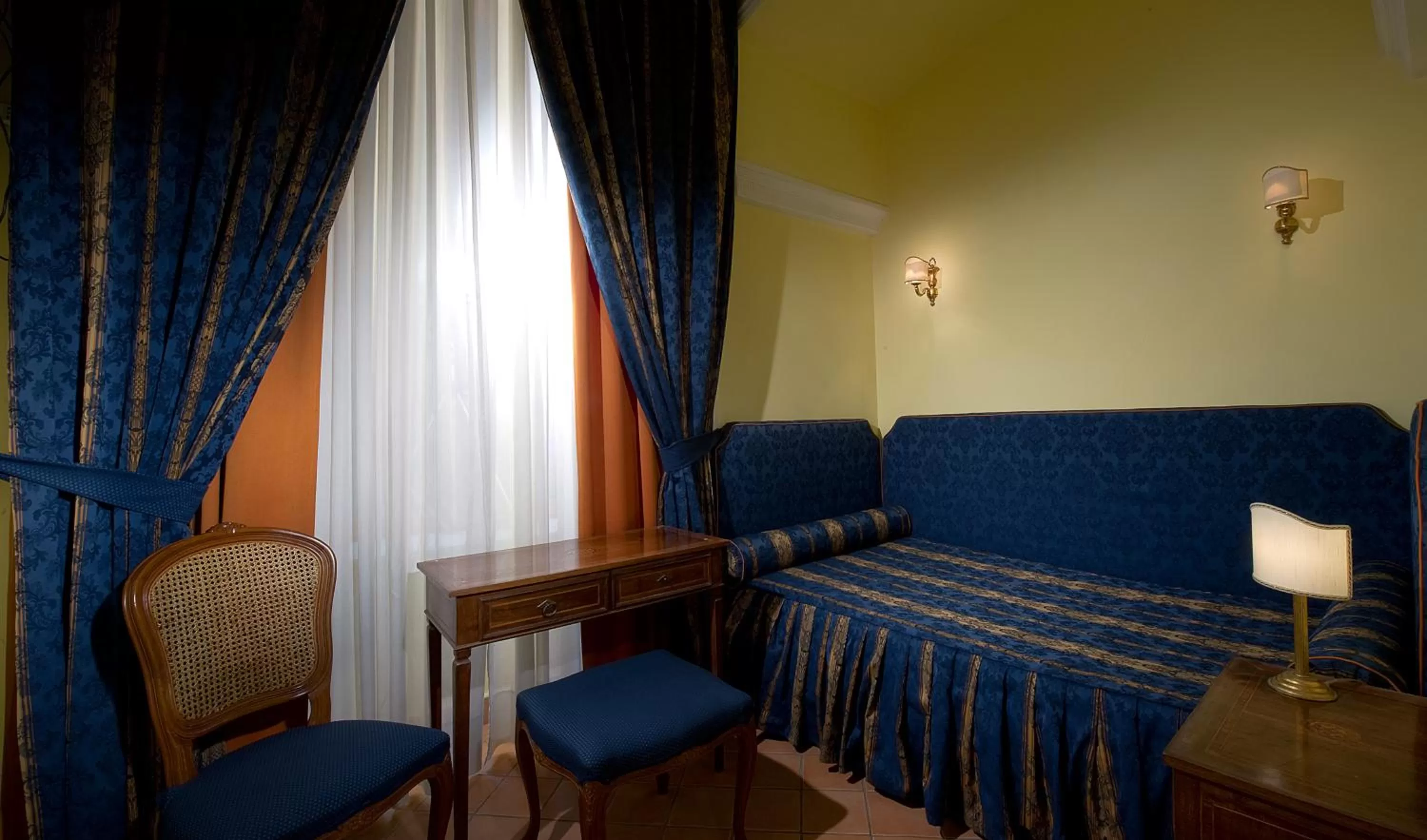 Economy Double Room in Chiaja Hotel de Charme