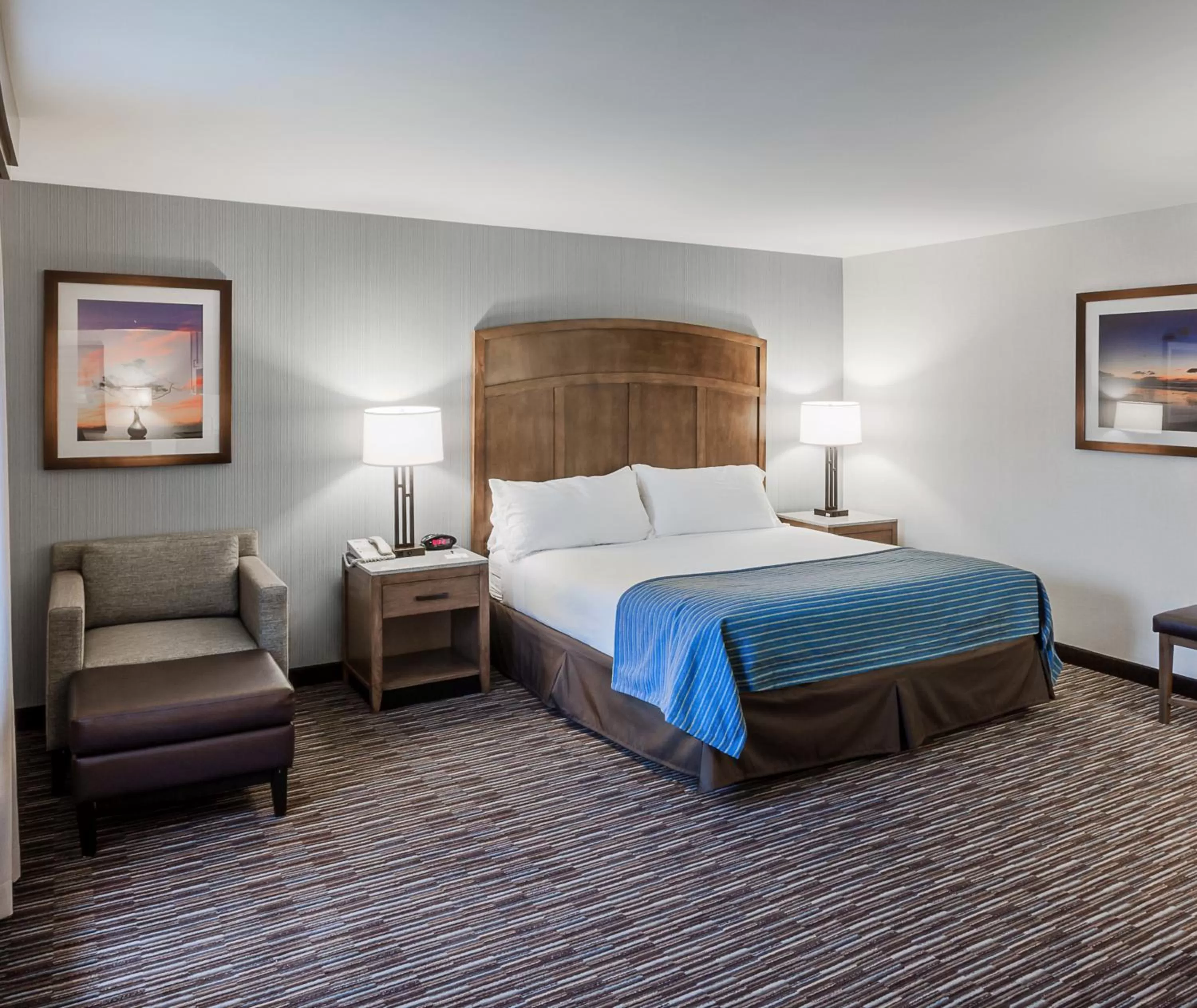 King Room - Mobility Access/Hearing Accessible in Holiday Inn Express & Suites Carpinteria by IHG