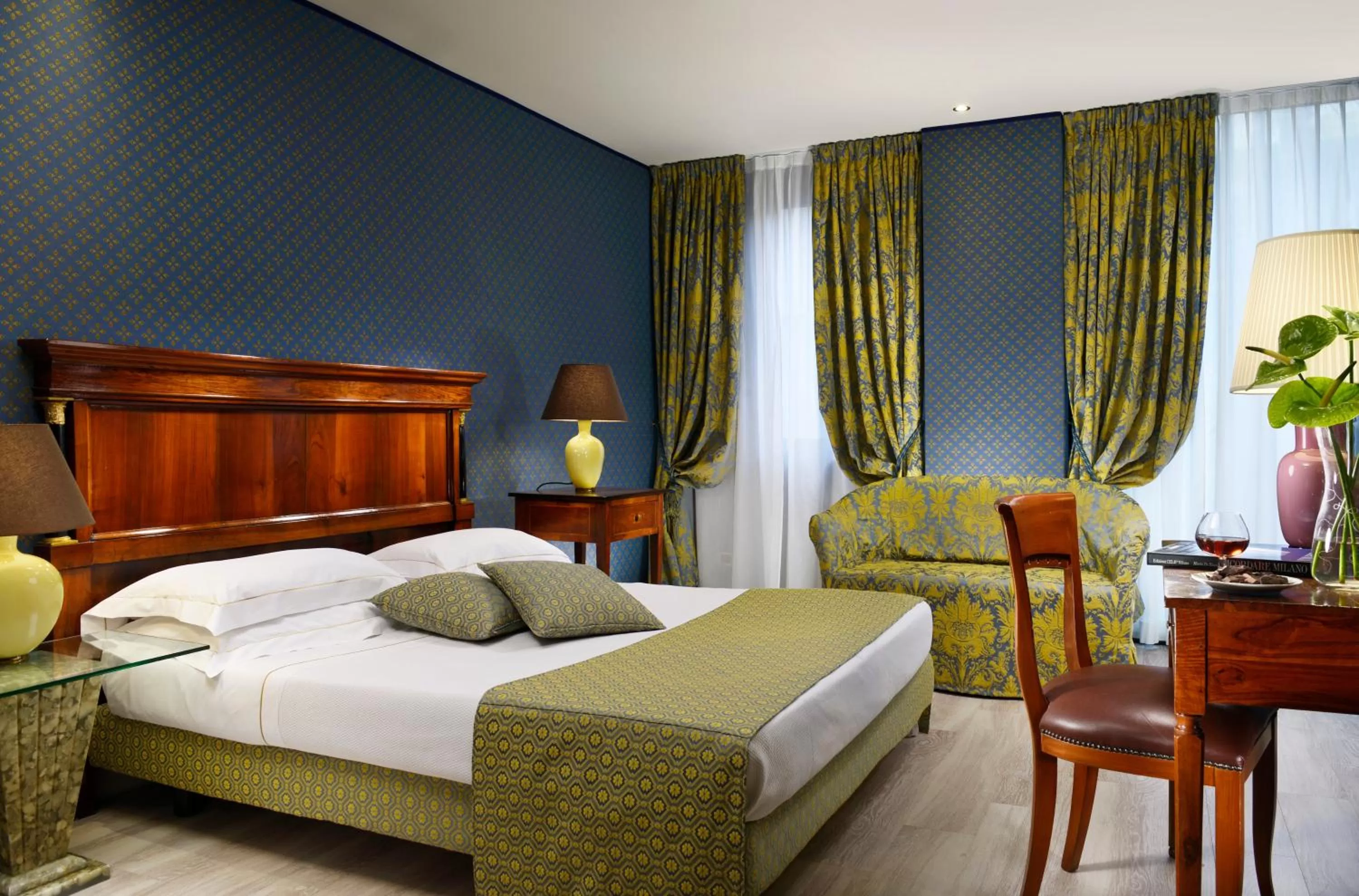 Deluxe Double Room with Extra Bed in Hotel Pierre Milano