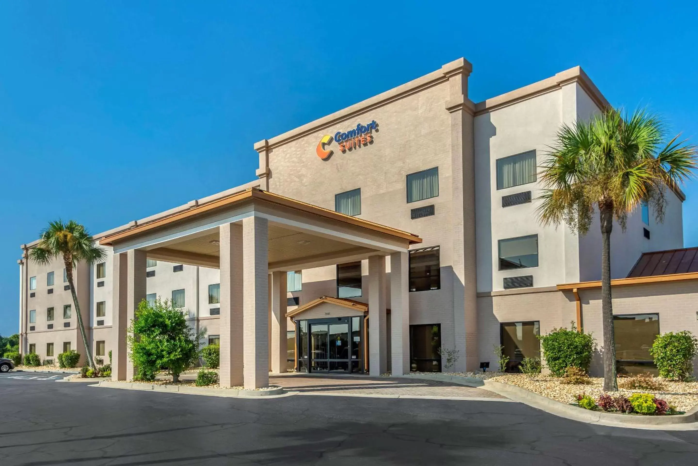 Comfort Suites near Robins Air Force Base Comfort Suites near Robins Air Force Base