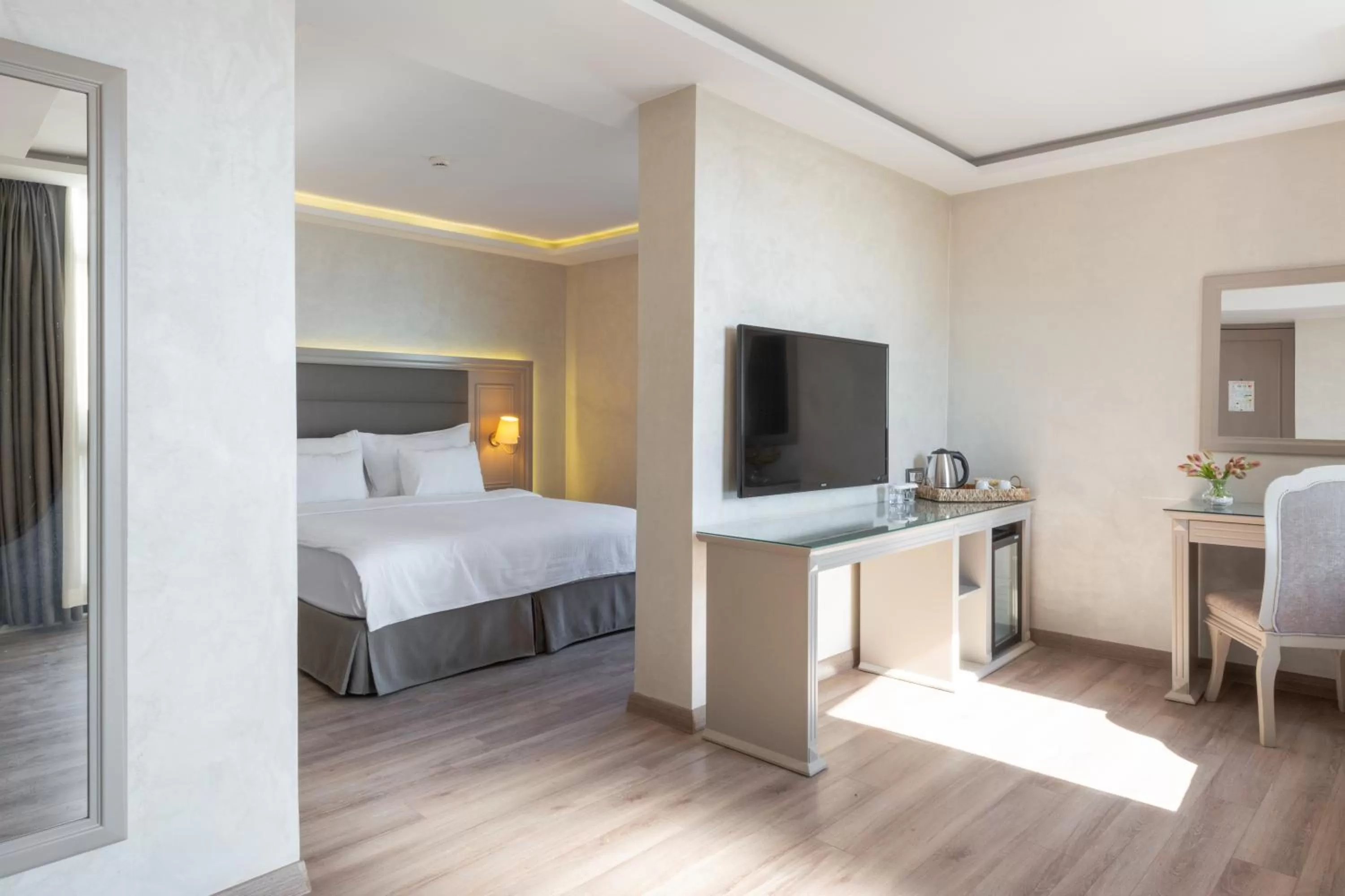 Deluxe Suite with Sea View in Antik Hotel Istanbul
