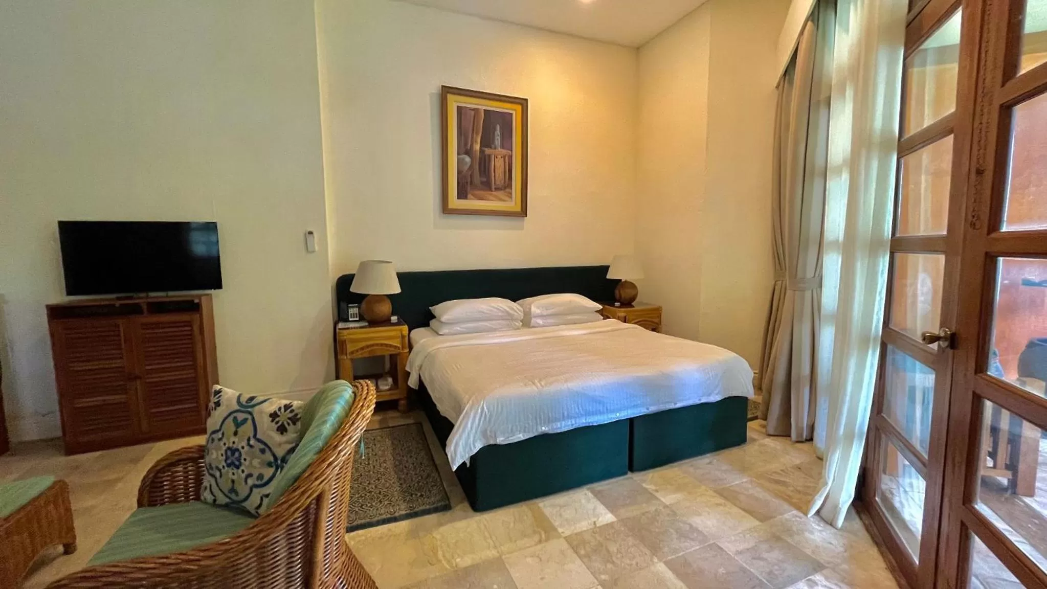 Suite with Pool View in Coco Grove Beach Resort, Siquijor Island