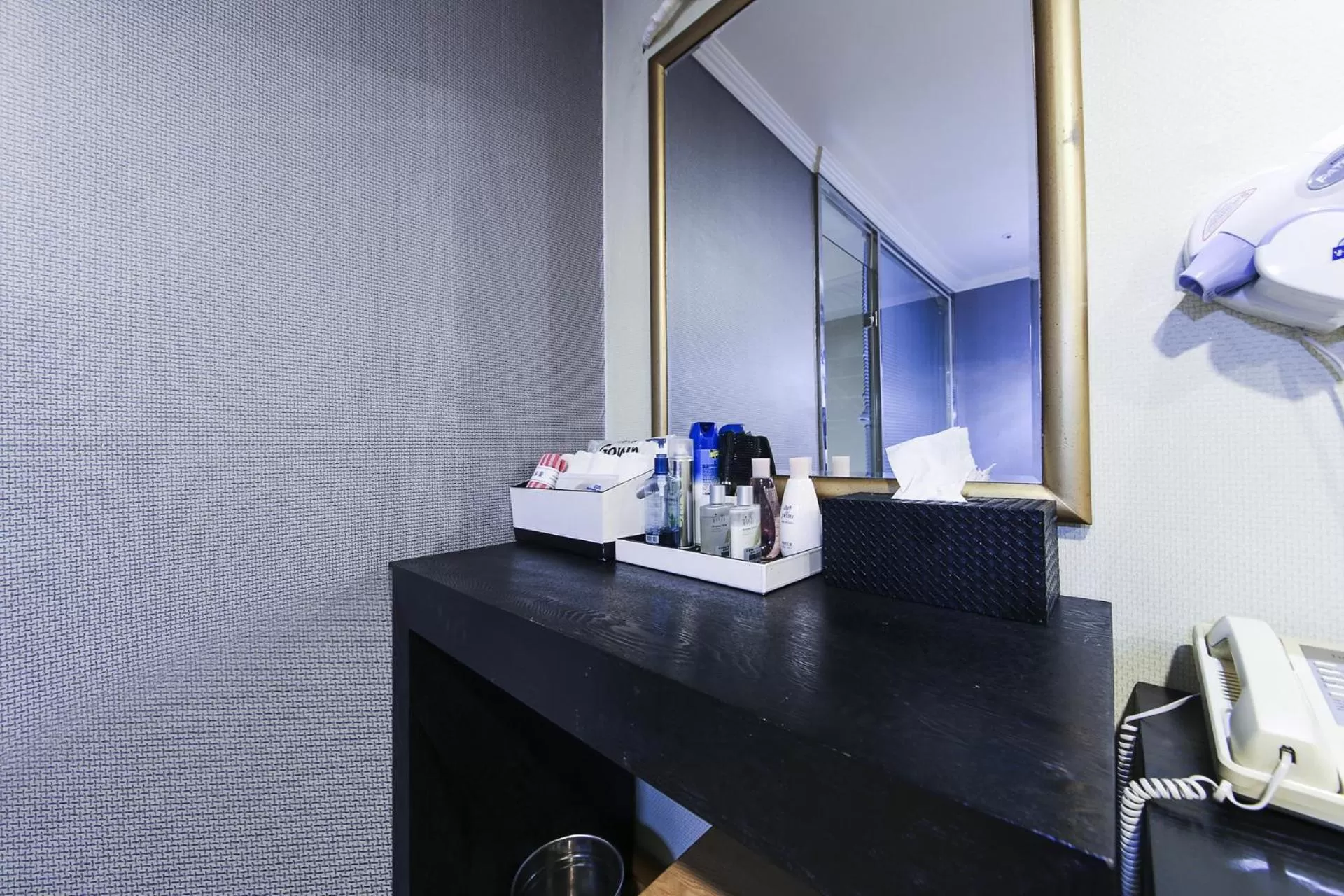 Deluxe Twin Room in Central Hotel