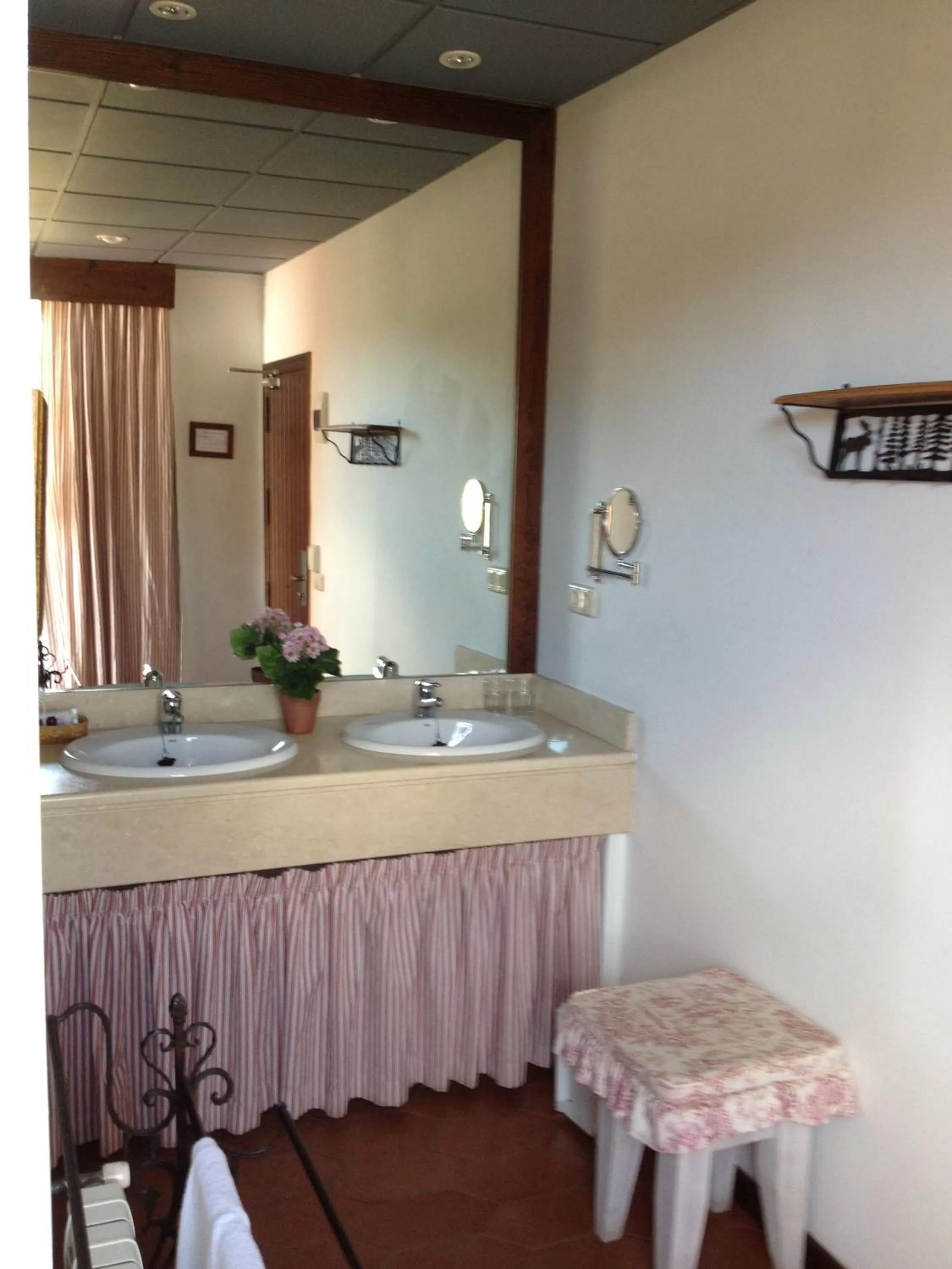 Triple Room (3 Adults) in Mesón de Sancho