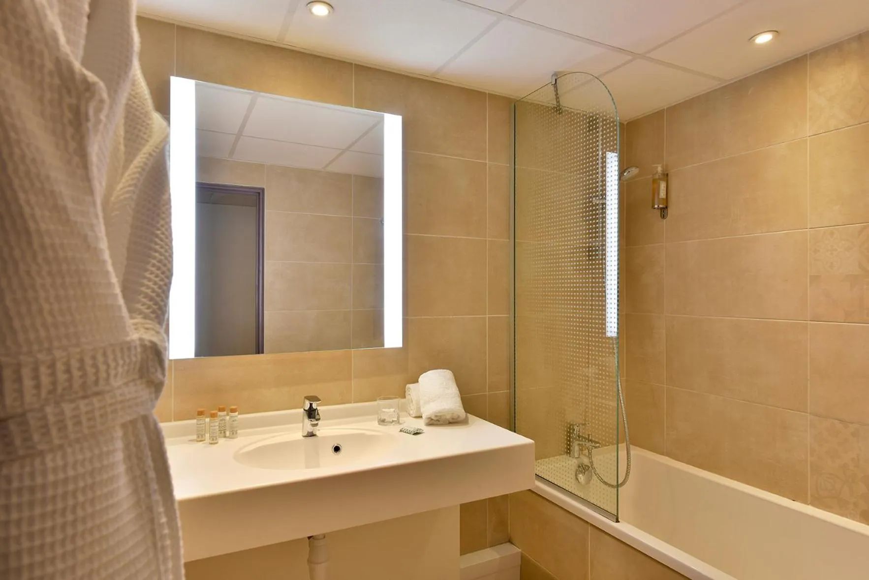 Superior Twin Room in Hôtel Arles Plaza