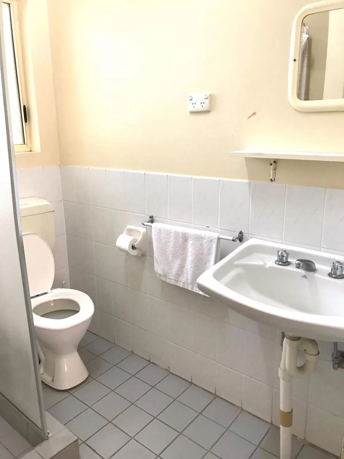 Studio - Pet Friendly  in Angel's Rest Motel