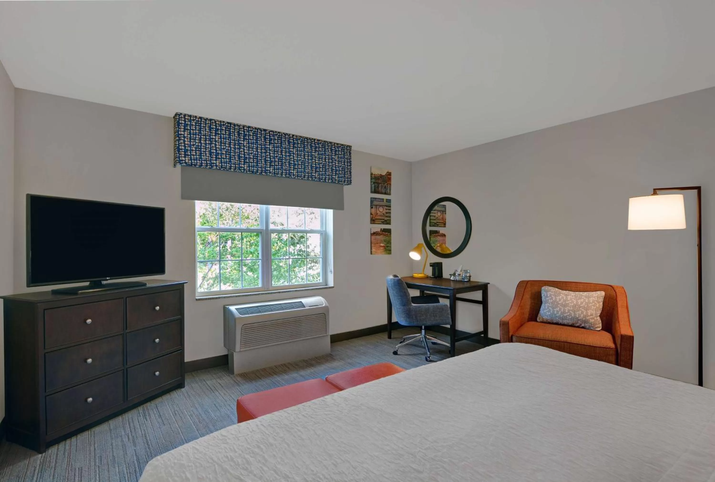 King Room - Non-Smoking in Hampton Inn Bath - Brunswick Area , ME