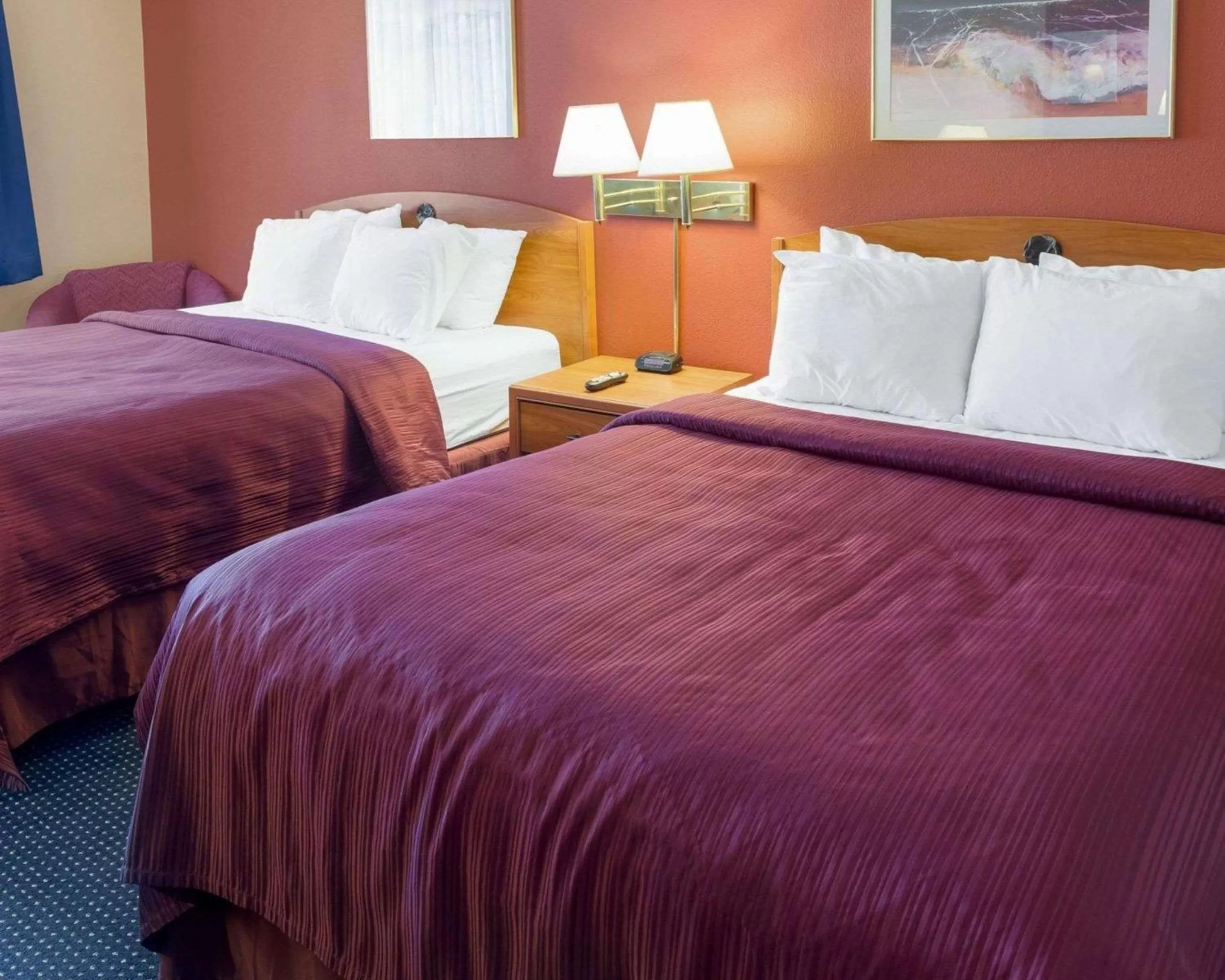 Queen Room with Two Queen Beds - Non-Smoking in Quality Inn Lakeville