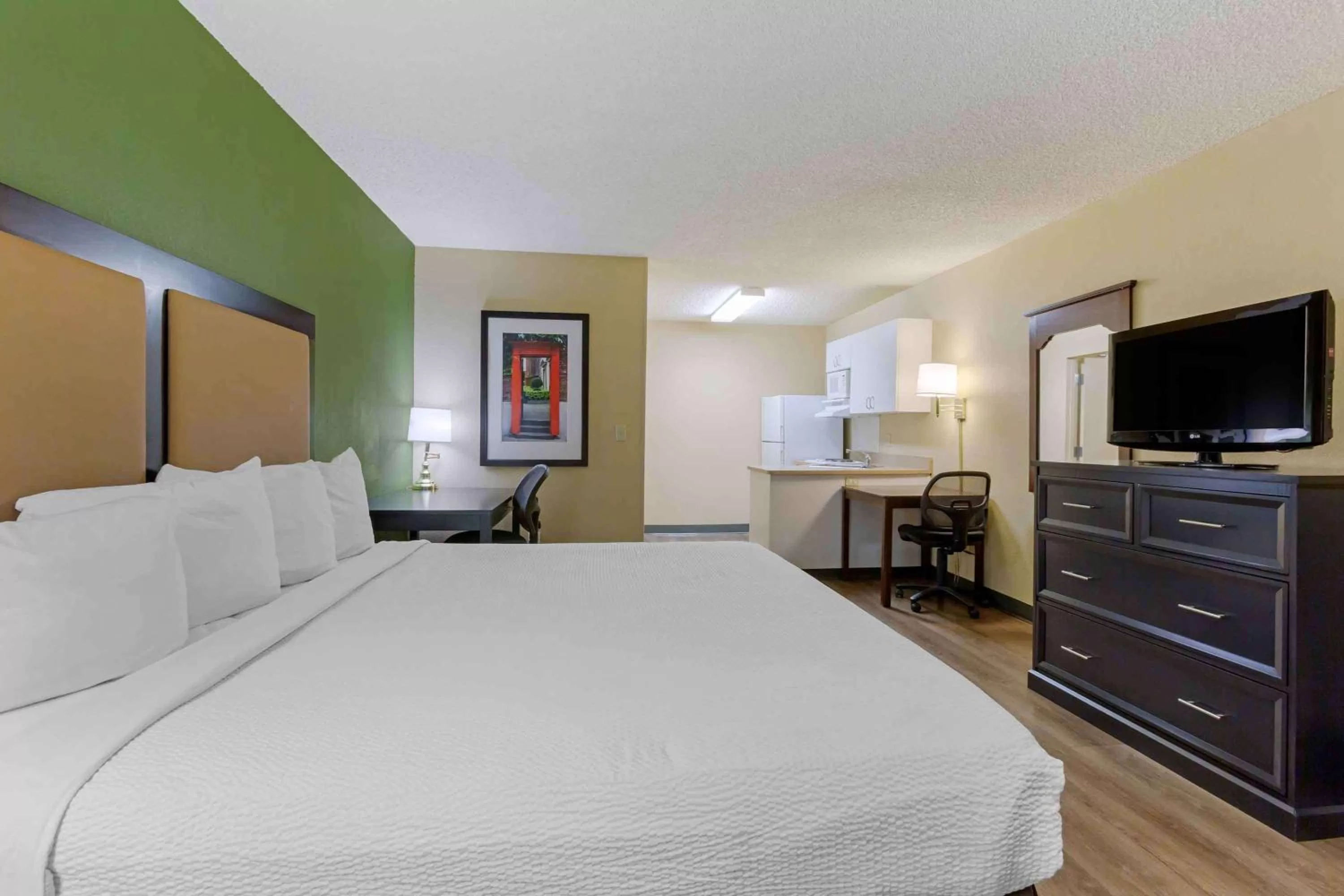 Queen Studio - Non-Smoking in Extended Stay America Select Suites - Phoenix - Scottsdale - North