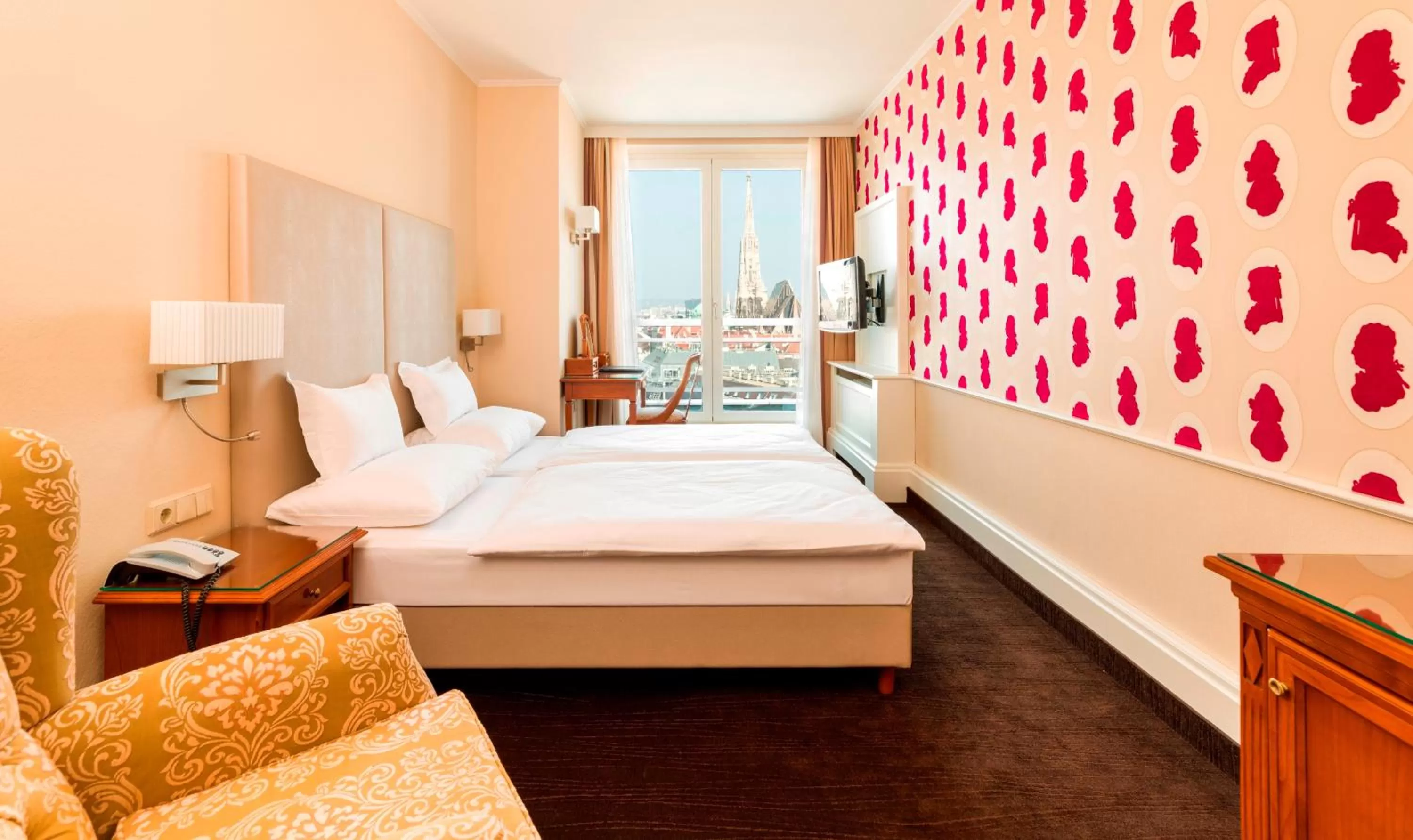 Double Room with St. Stephen's Cathedral View in Hotel Am Parkring