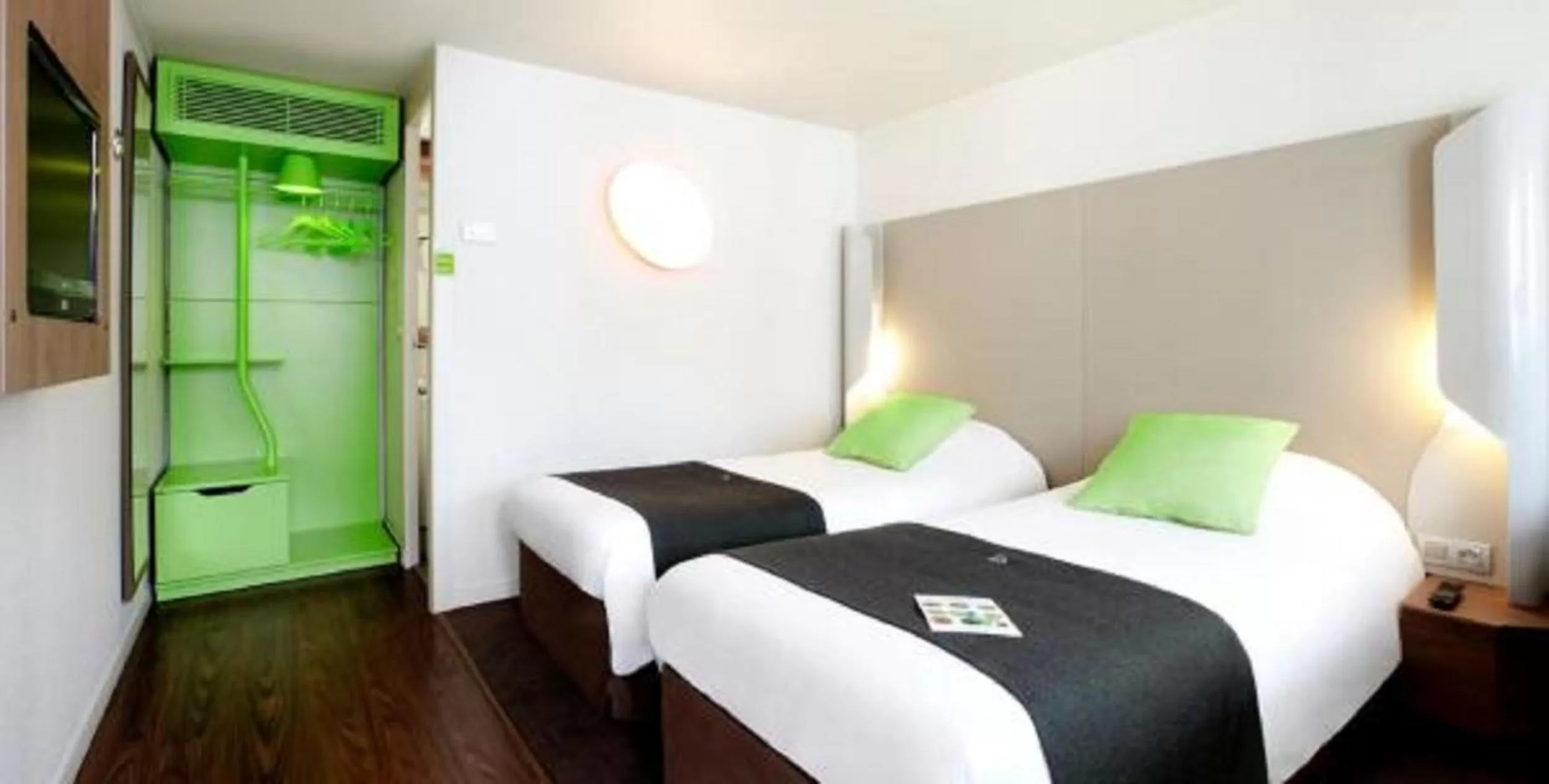 Superior Twin Room in Campanile NATURE - Cergy Pontoise
