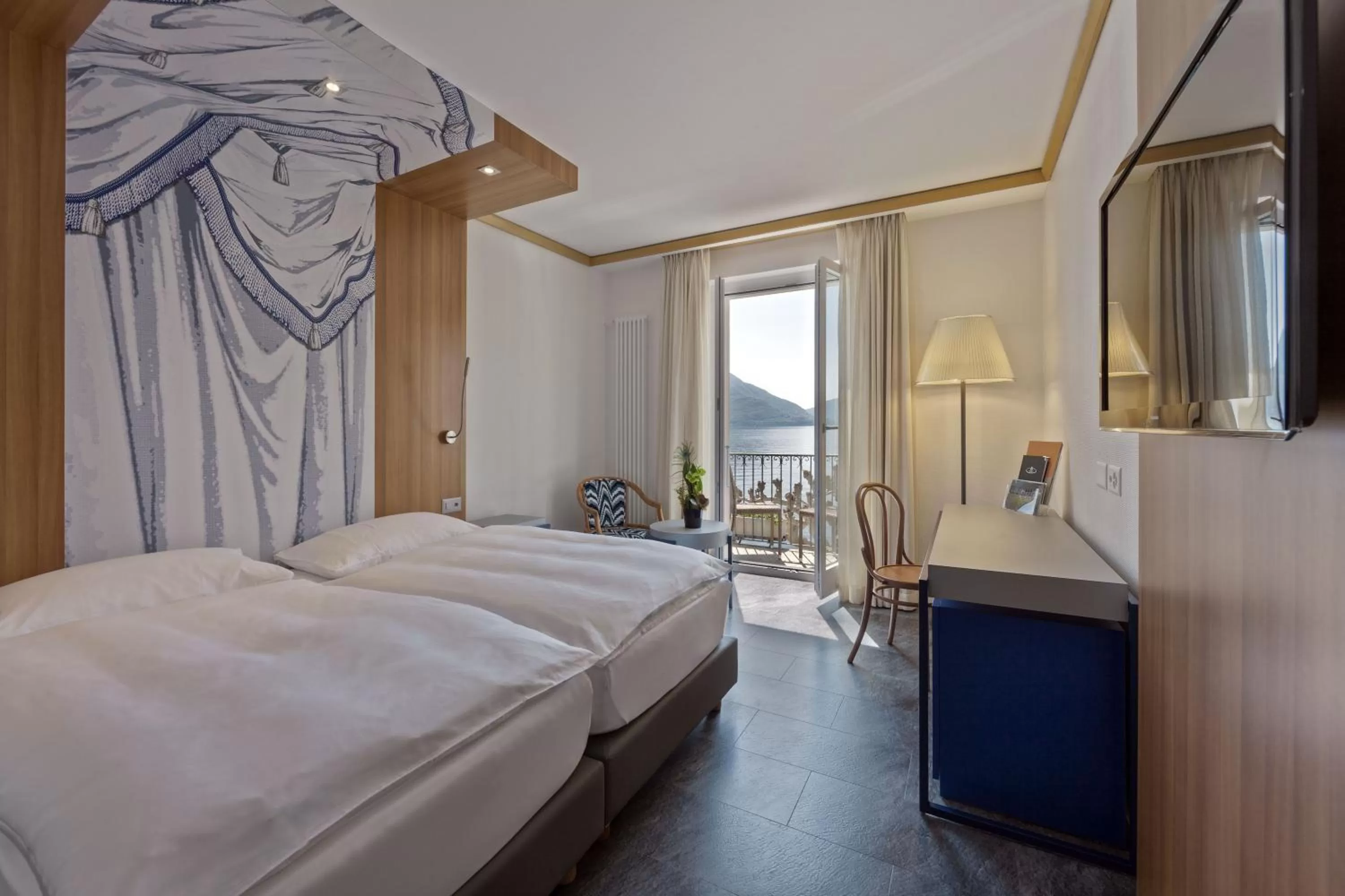 Twin Room with Balcony and Lake View in Albergo Carcani by Ketty & Tommy