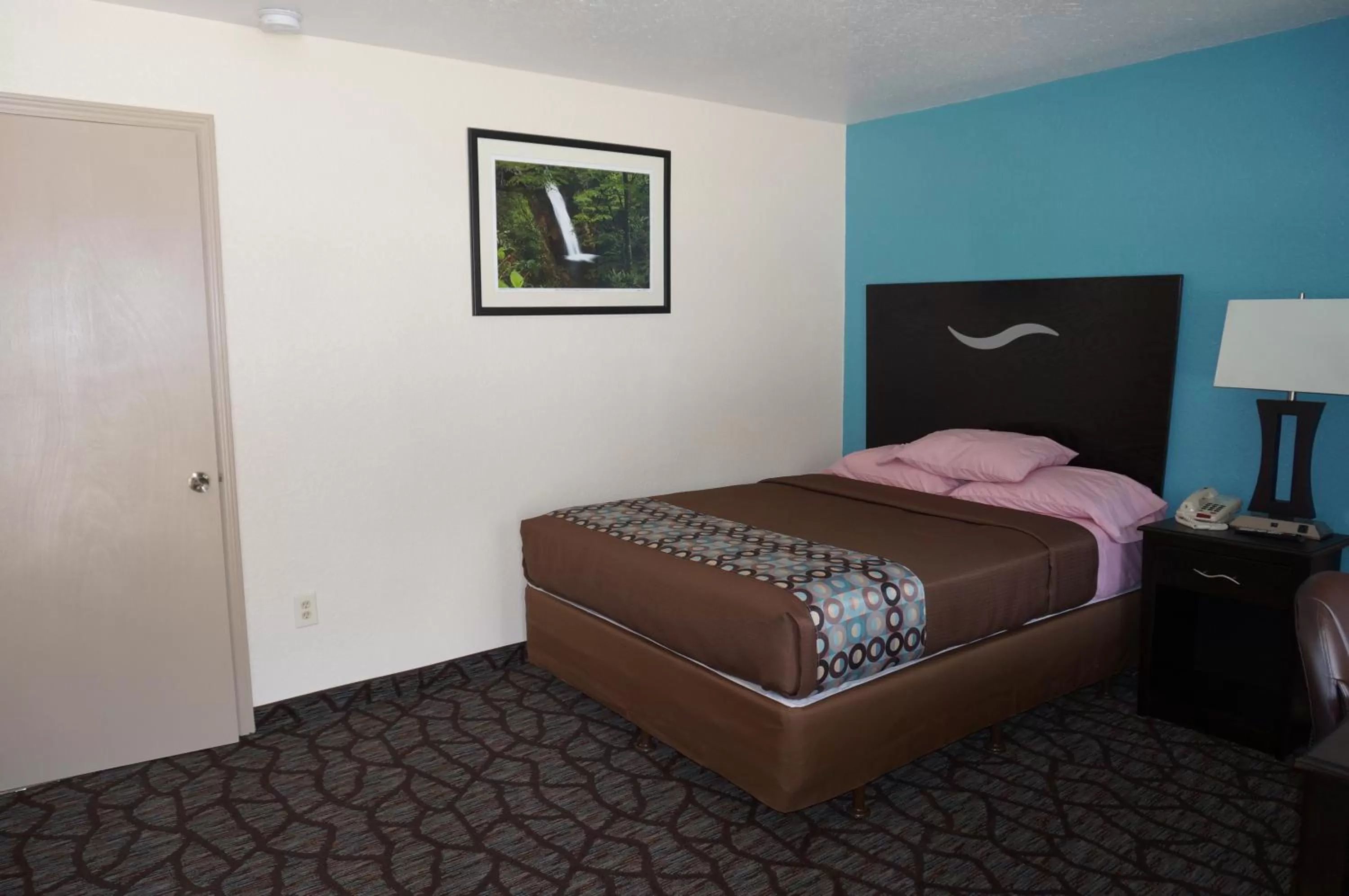 Queen Room in Blue Ridge Inn