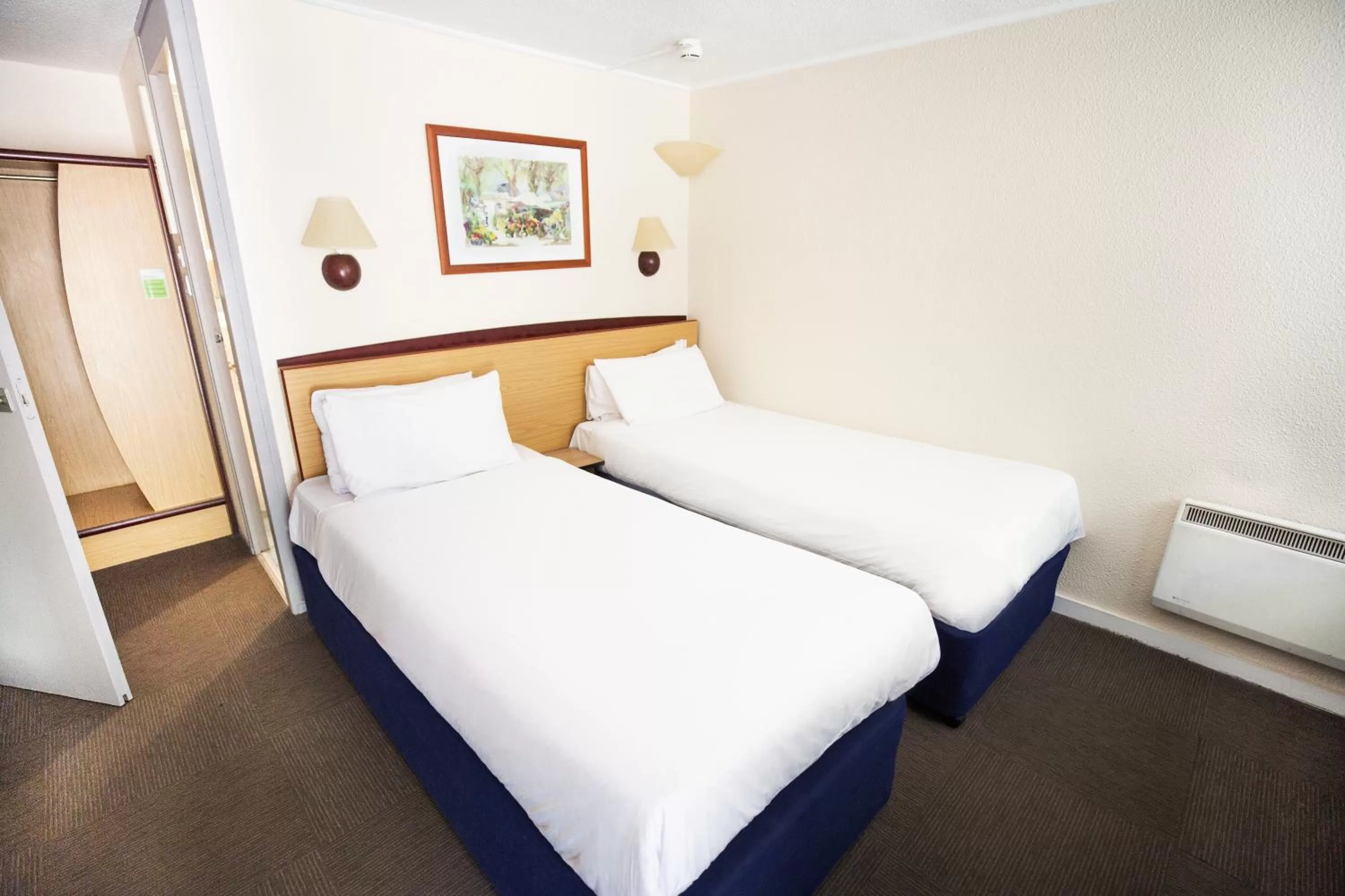 Twin Room in Campanile Hotel Wakefield