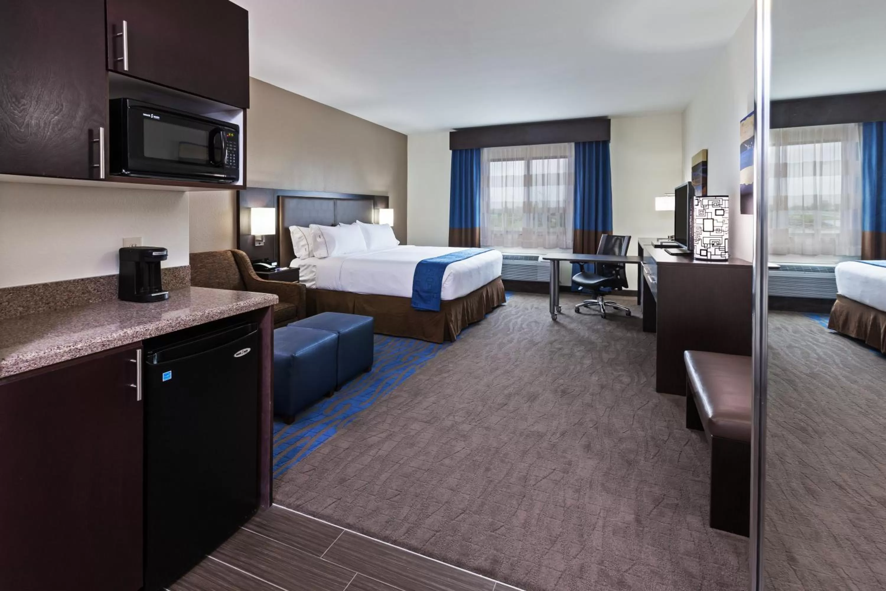 King Room - Mobility Access/Hearing Accessible in Holiday Inn Express & Suites Glenpool by IHG