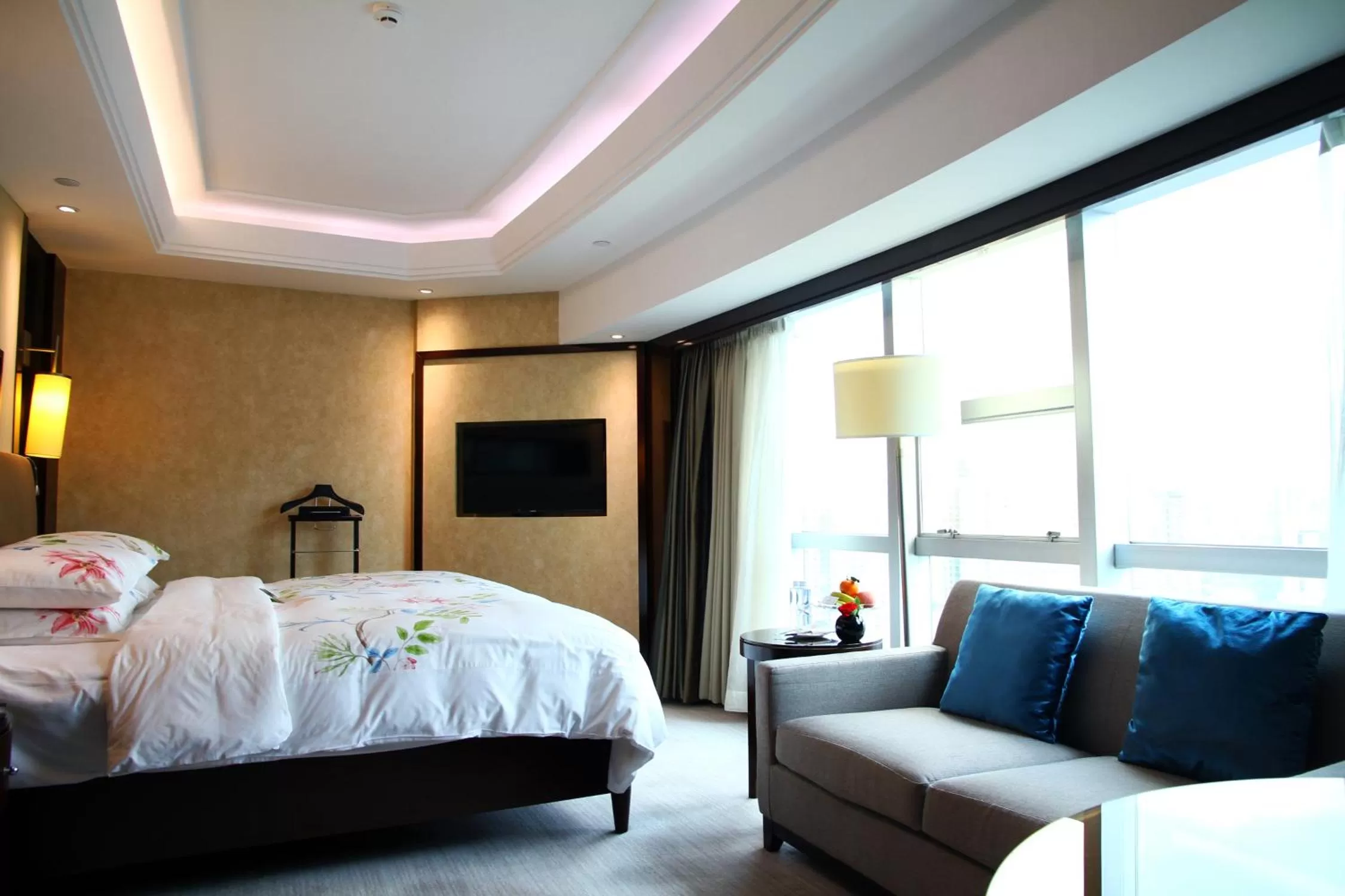 Deluxe Executive King Room in The Pavilion Hotel Shenzhen (Huaqiang NorthBusiness Zone)