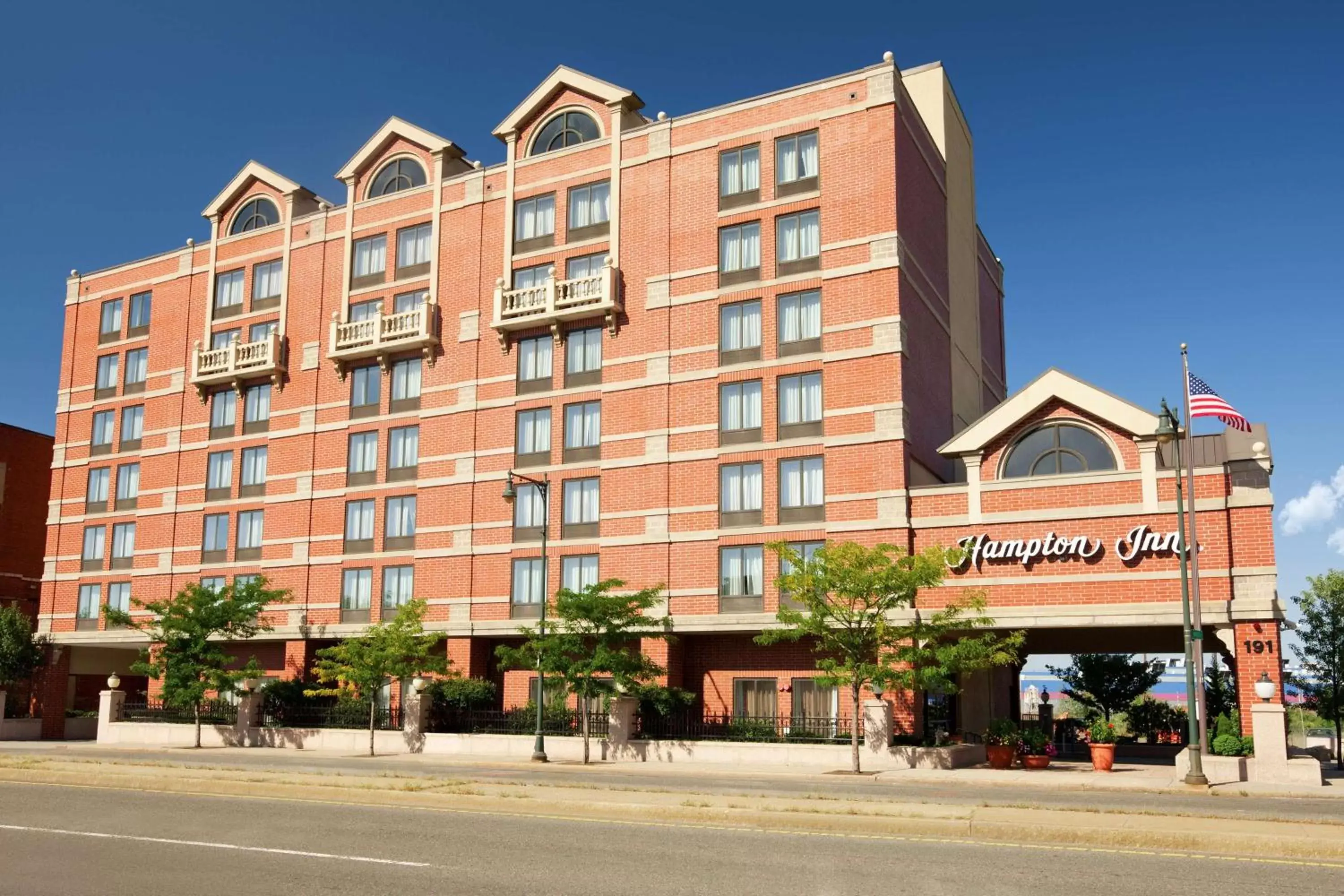 Hampton Inn by Hilton Boston/Cambridge Hampton Inn by Hilton Boston/Cambridge