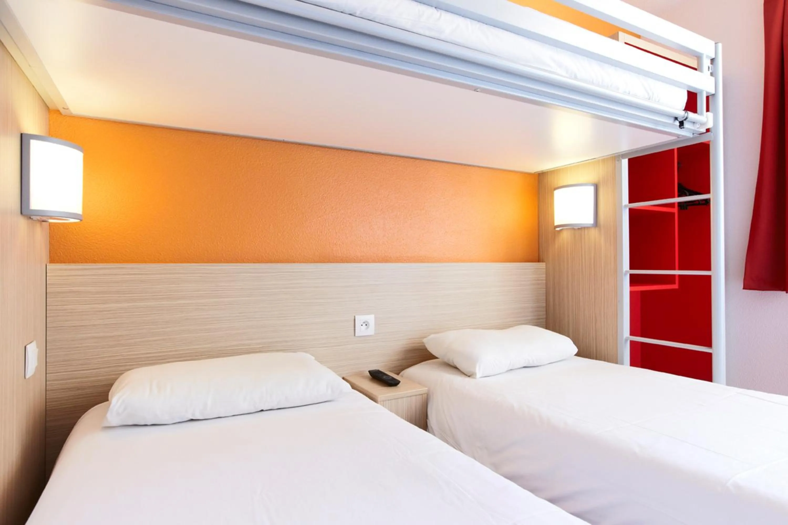 Triple Room in Première Classe Paris Ouest - Pont de Suresnes