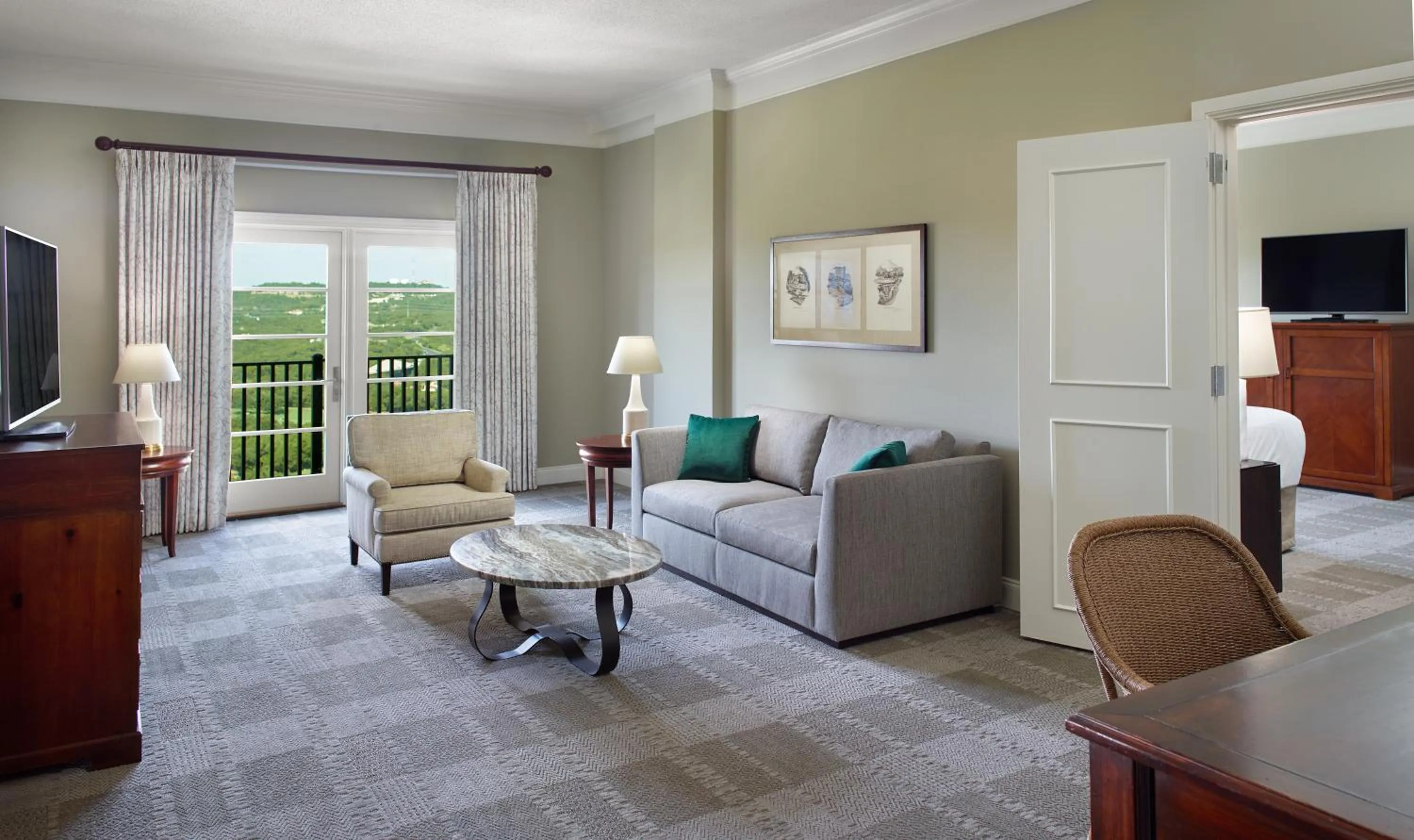 Clubhouse Suite with Juliette Balcony – 1 King Bed in Omni Barton Creek Resort and Spa Austin