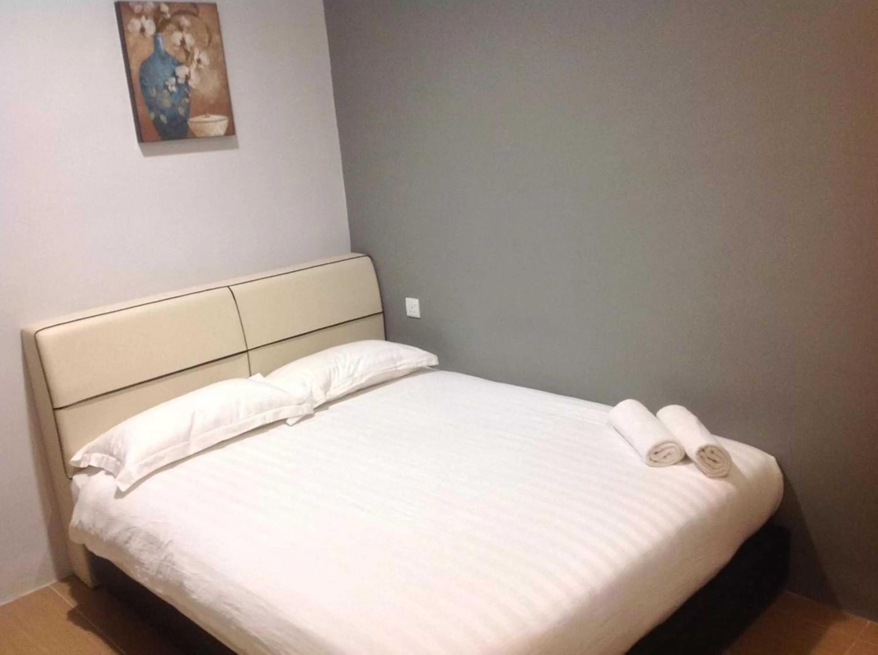 Standard Queen Room without Window in Welcome Inn GM