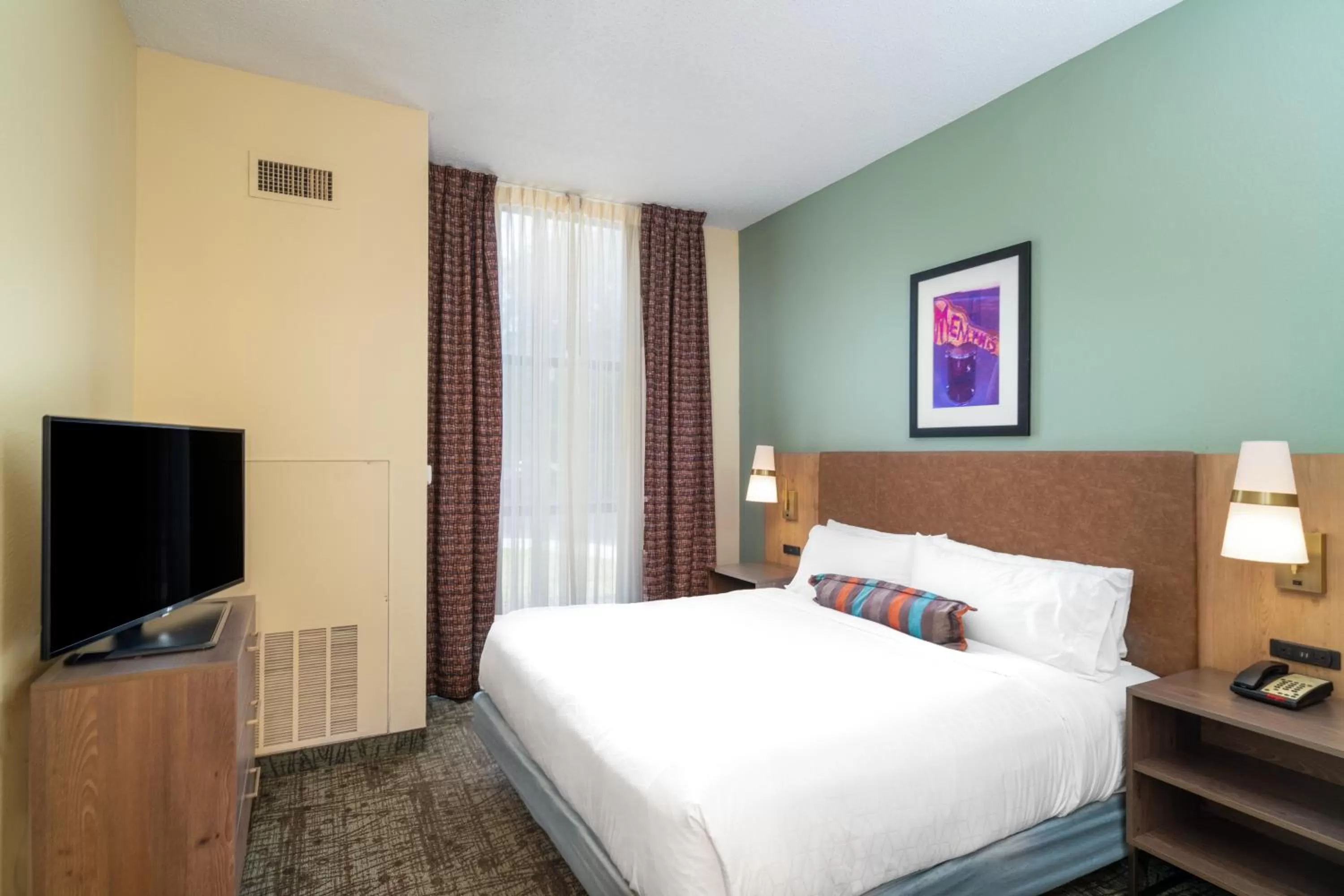 One-Bedroom King Suite in Staybridge Suites Memphis-Poplar Ave East by IHG