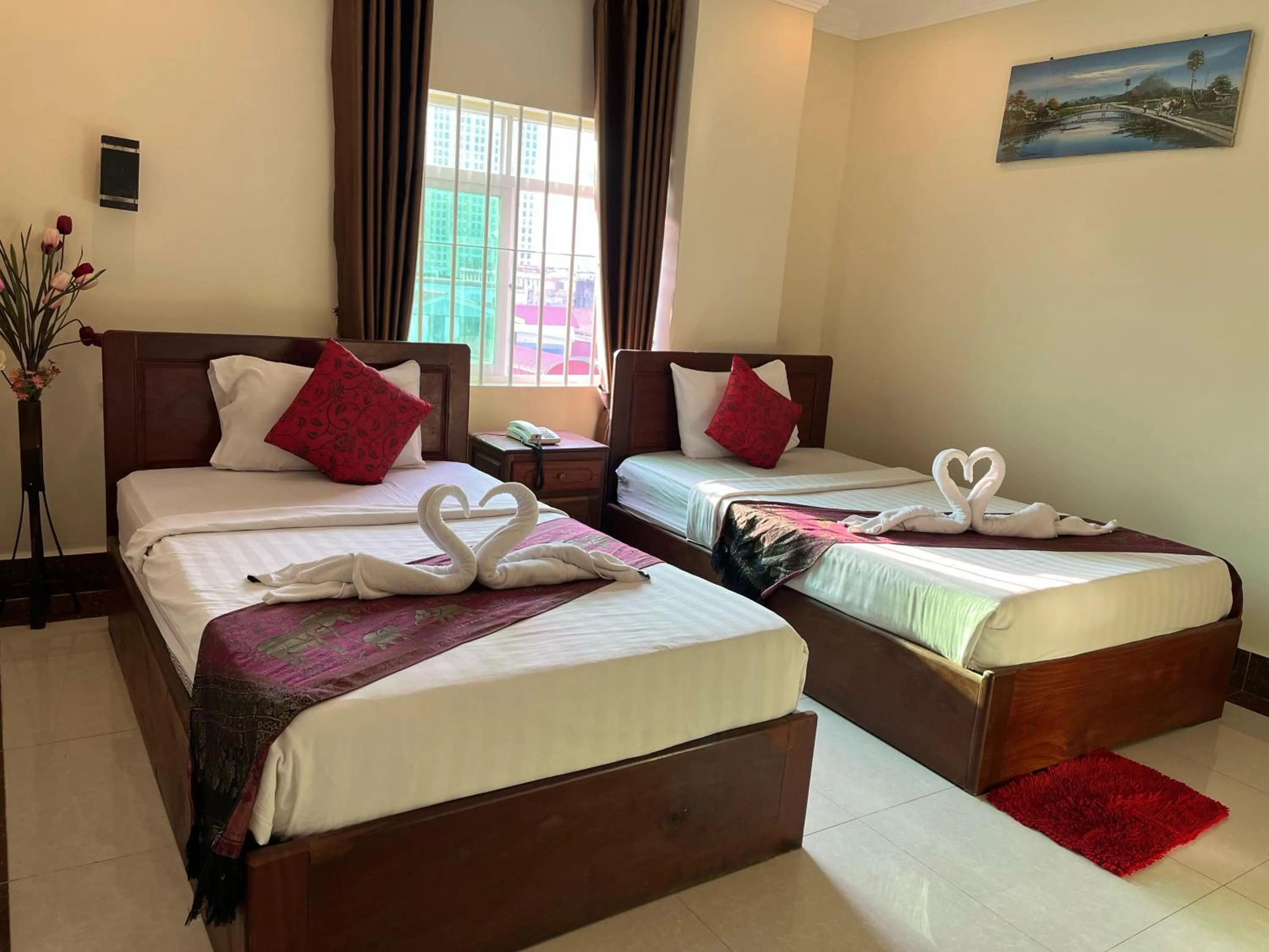 Twin Room in Queenwood Hotel