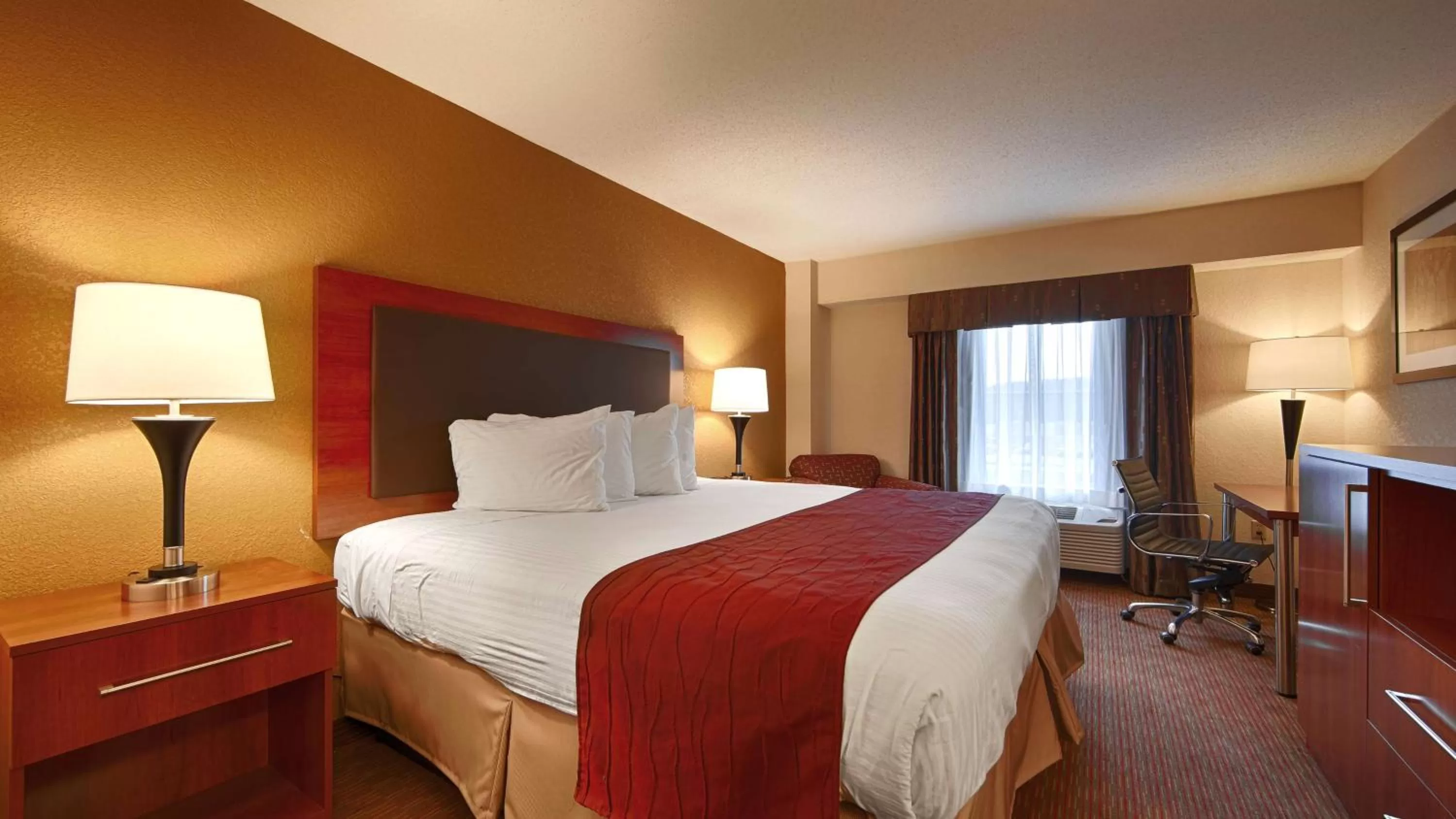 Queen Room - Mobility Access/Non-Smoking in Days Inn by Wyndham Indiana Benjamin Franklin Highway