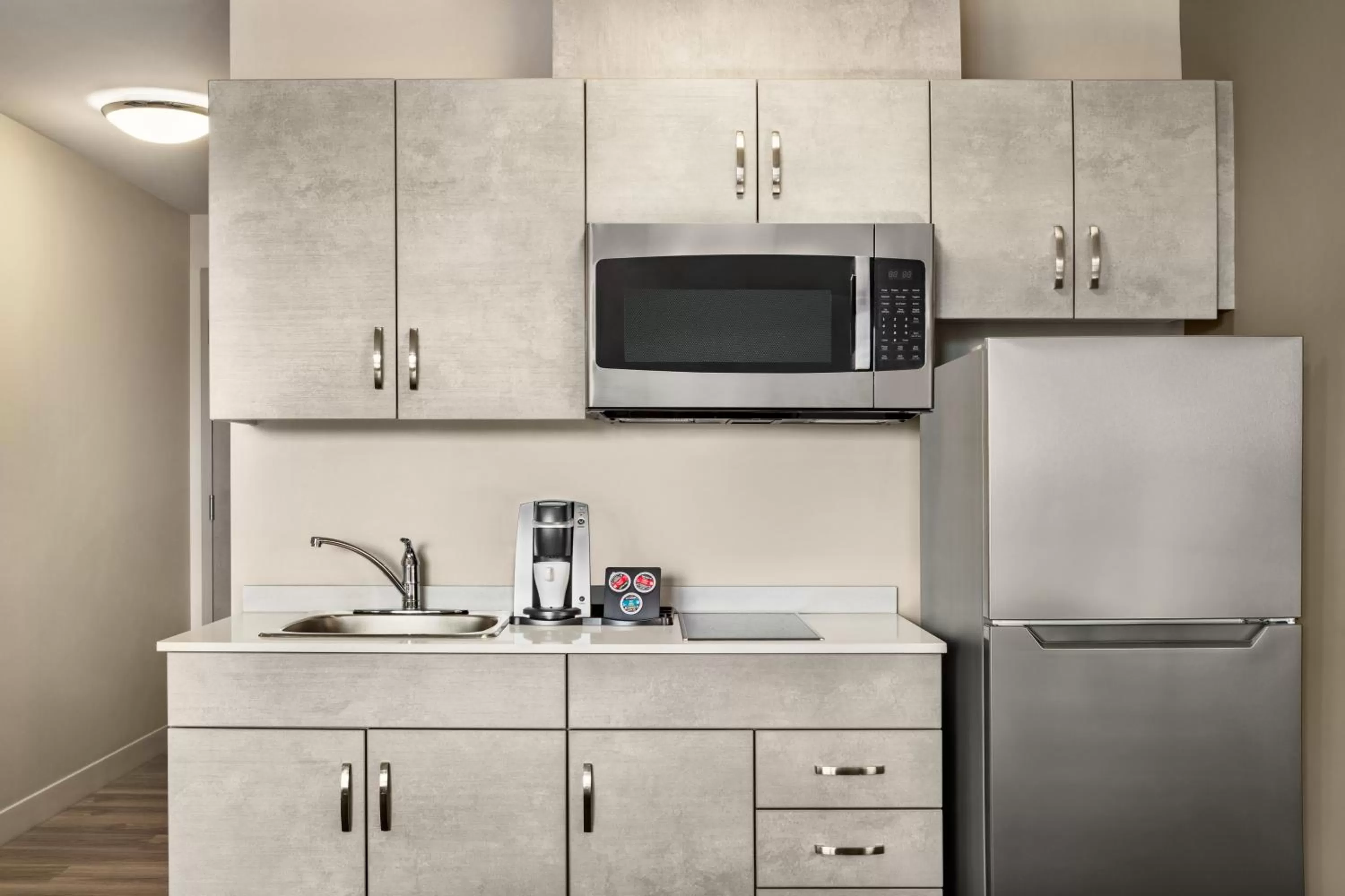 Queen Studio Suite - Non-Smoking in Microtel Inn & Suites Dorval QC