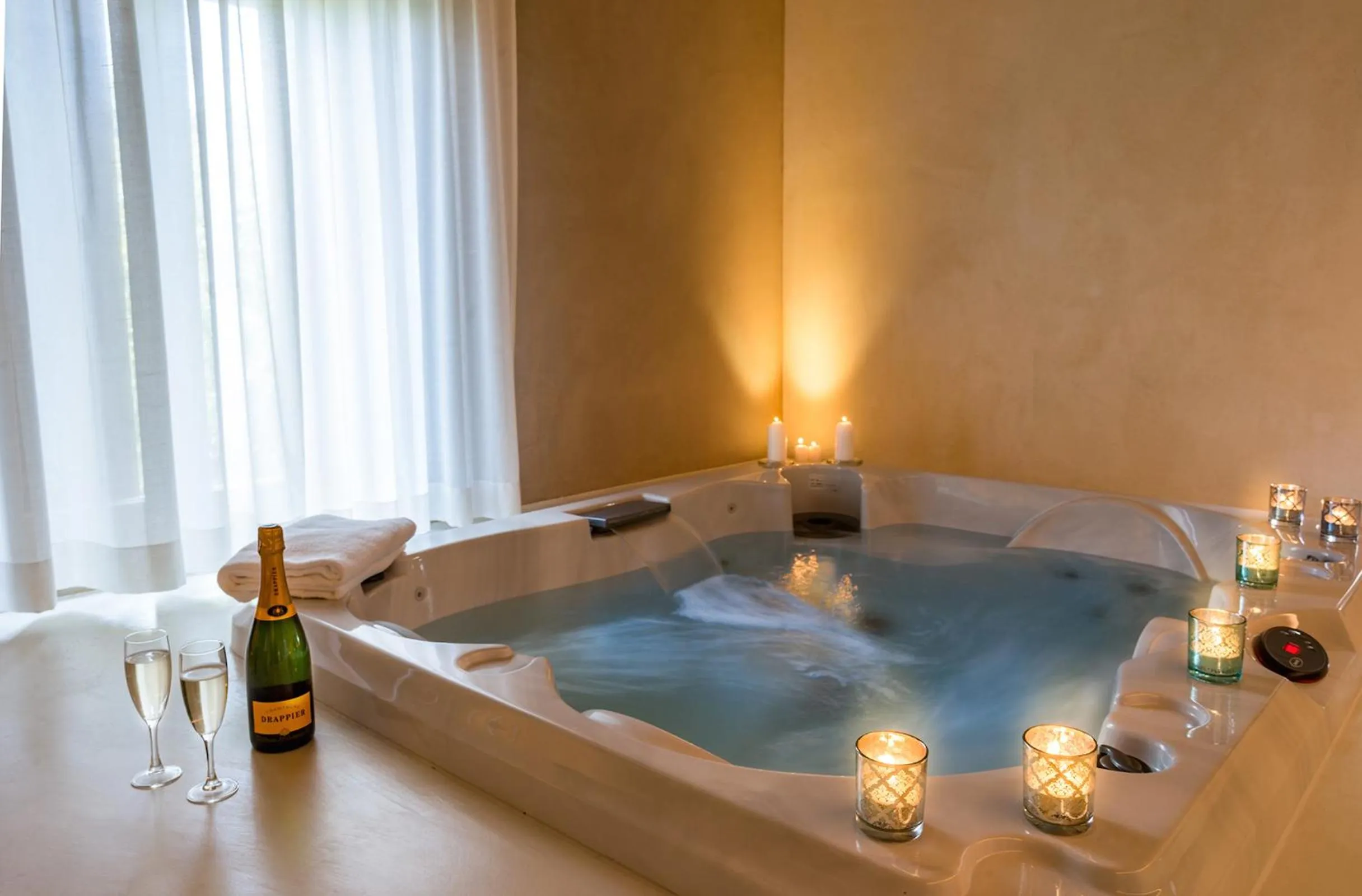 Suite with Spa Bath in Le Silve di Armenzano