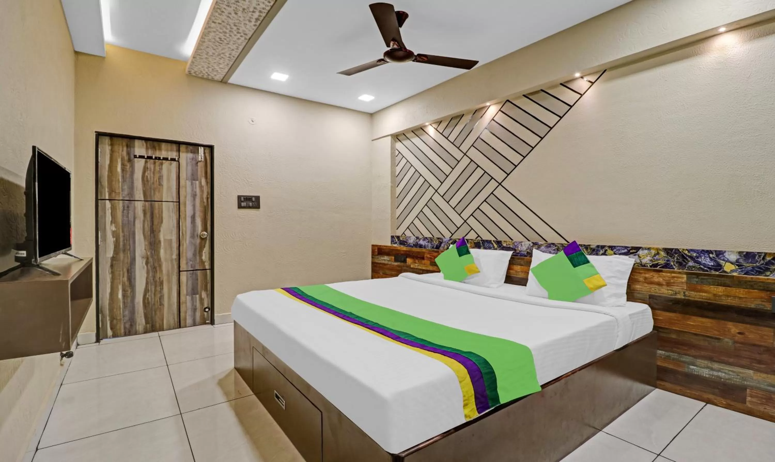 Standard Double Room - single occupancy in Treebo Seabreeze Comforts