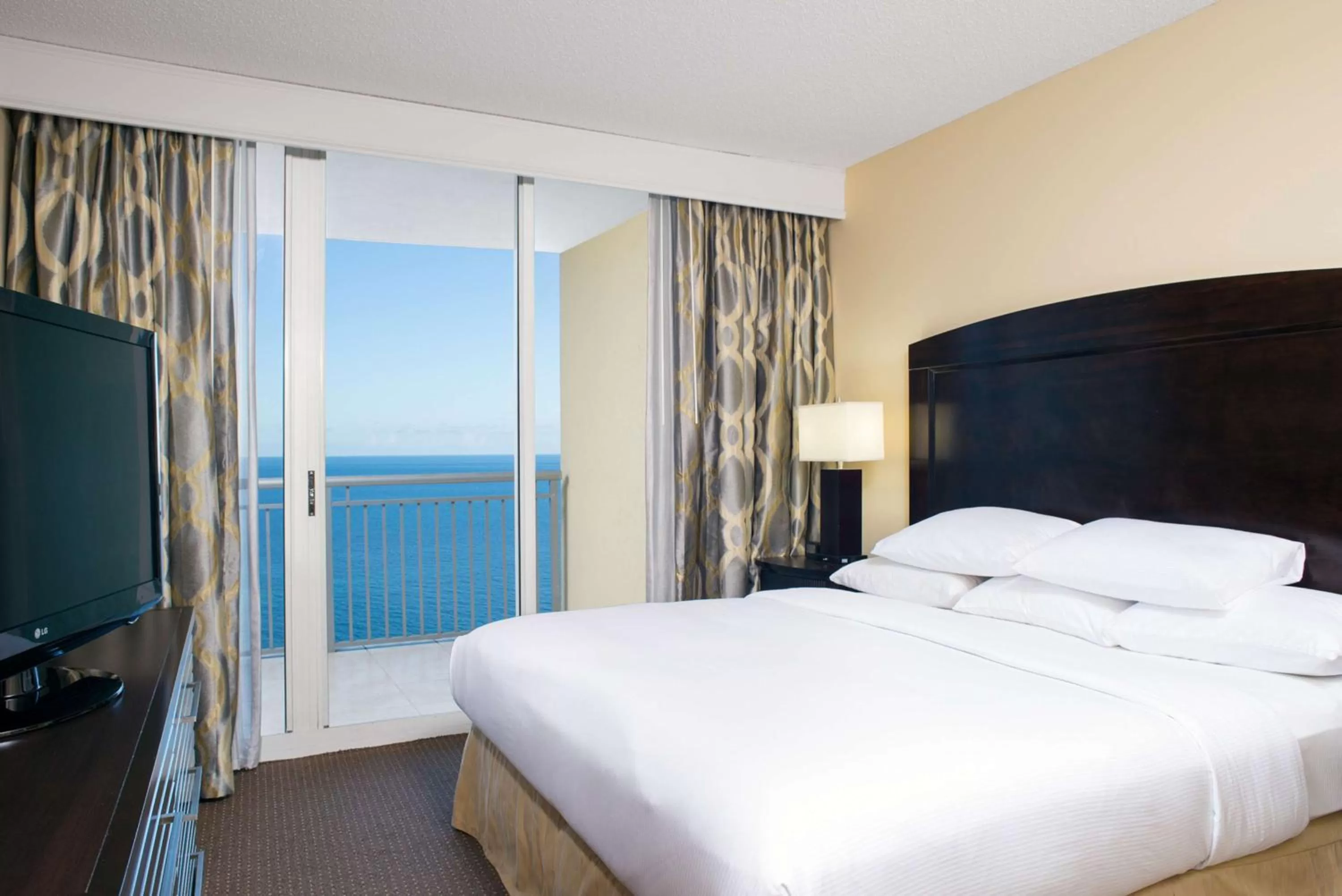 Two-Bedroom Suite with Ocean View - Non-Smoking in DoubleTree by Hilton Ocean Point Resort - North Miami Beach