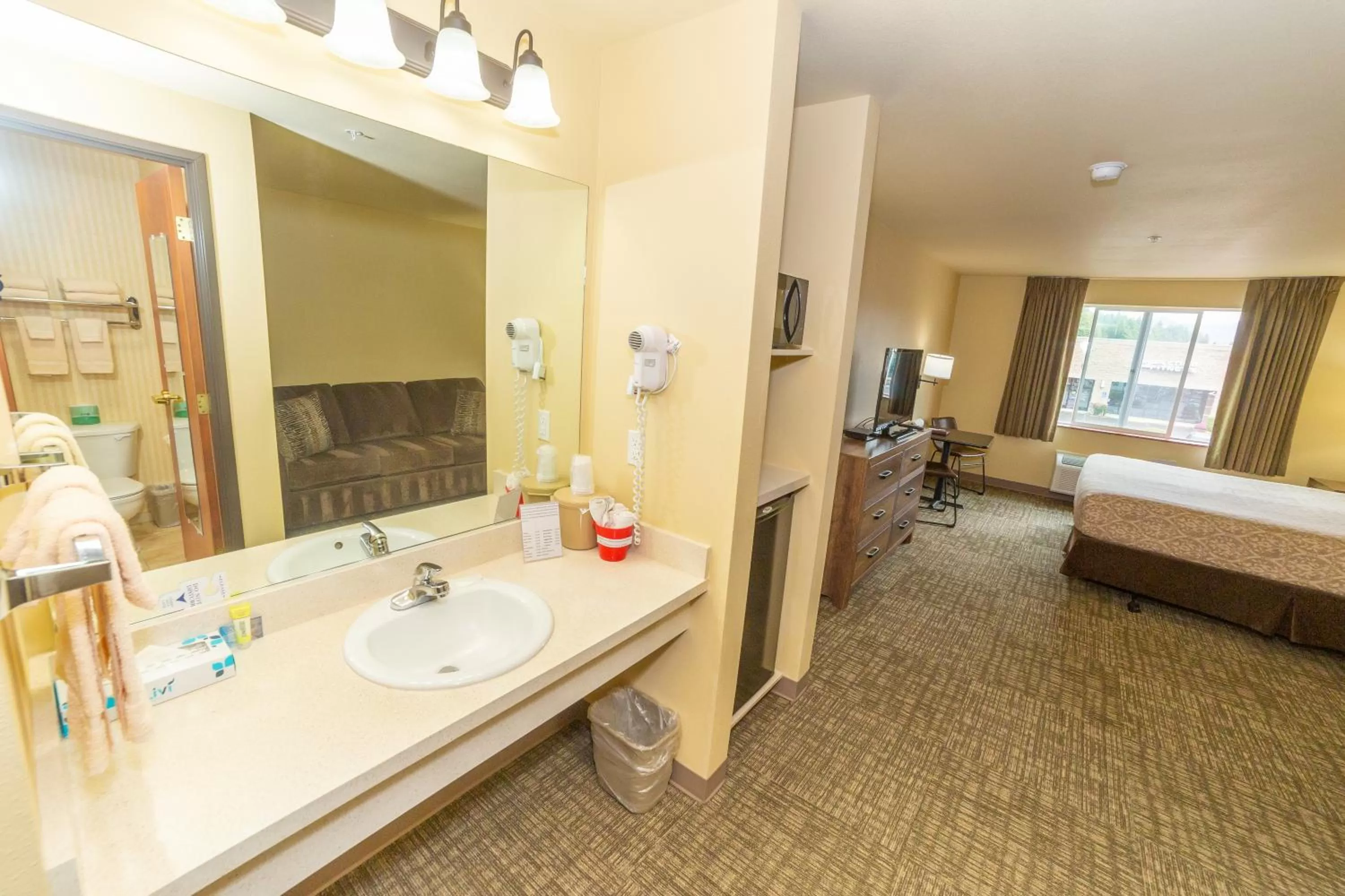 Double Room - Disability Access in Clatskanie River Inn