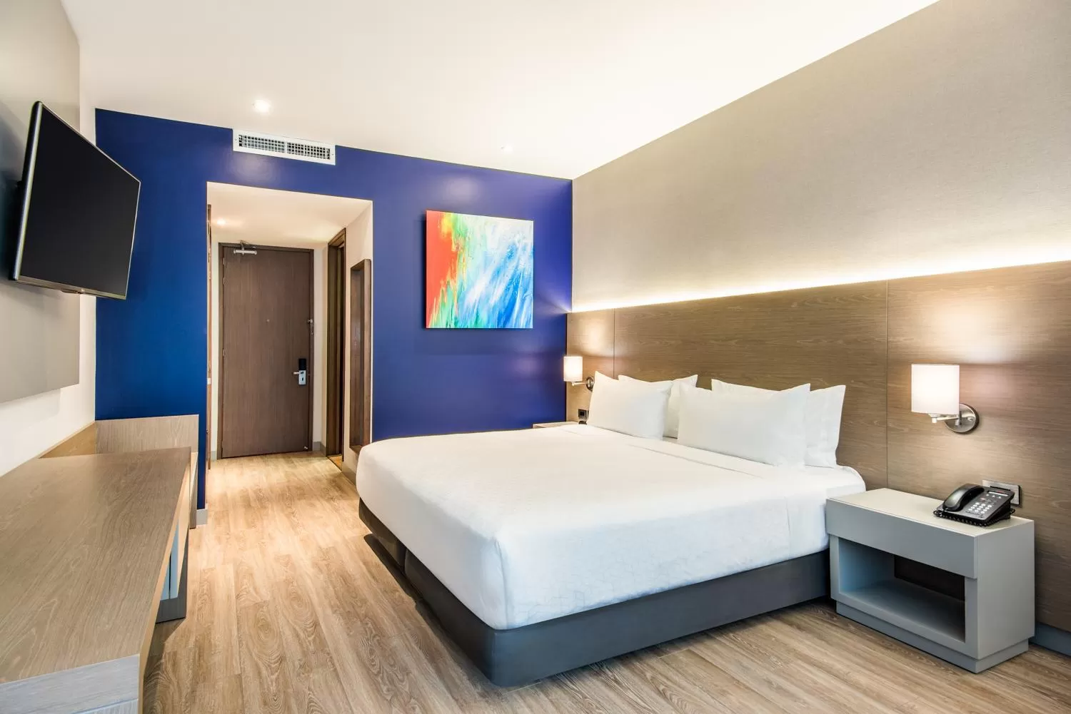 Standard King Room - Accessible in Holiday Inn Express Bogotá - Parque La 93 by IHG