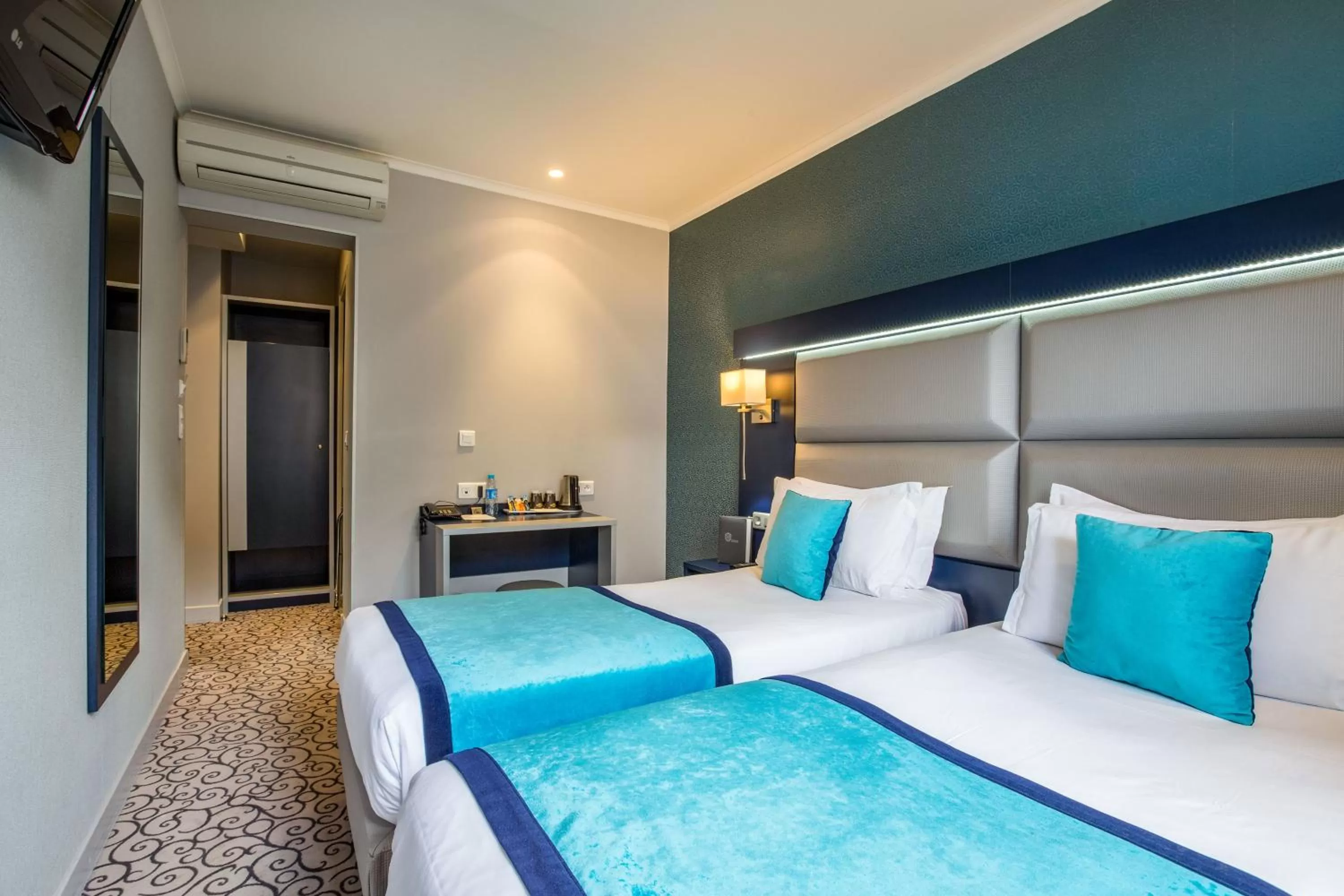 Twin Room in Prince Albert Montmartre